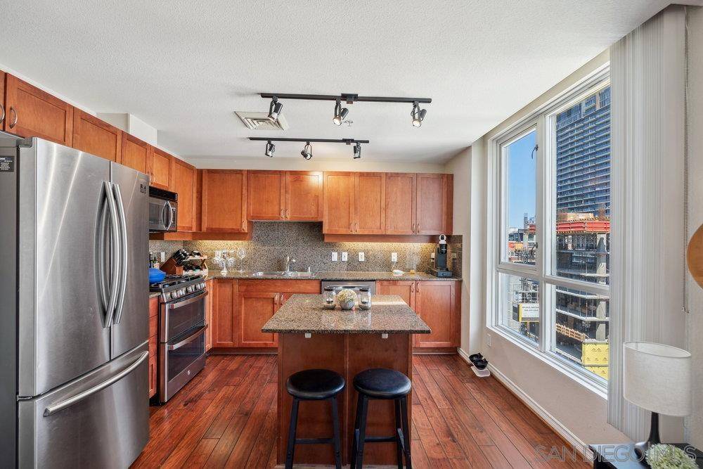 San Diego, CA 92101,1240 India St #1805