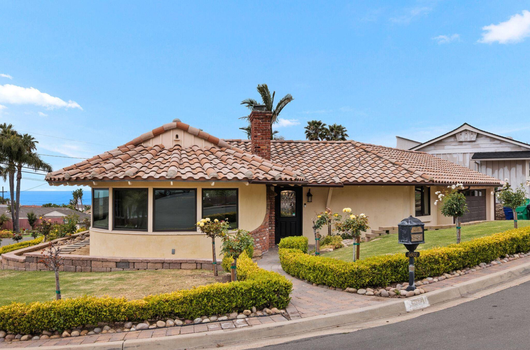 La Jolla, CA 92037,5602 Ladybird Lane