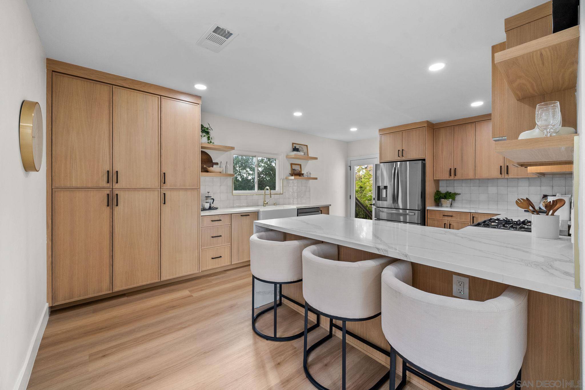 San Diego, CA 92116,4033 S Hempstead Circle