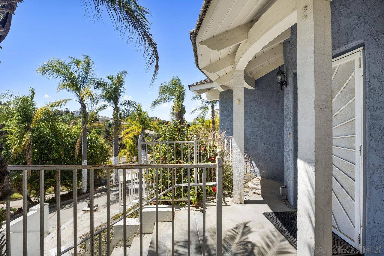Vista, CA 92084,584 E Bobier Dr