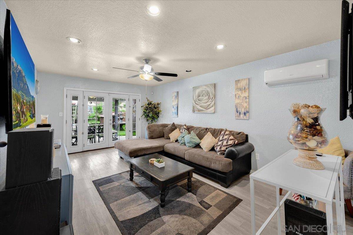 San Diego, CA 92114,7615 Woodbine Way