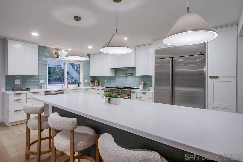 San Diego, CA 92131,10415 Mesa Madera Dr
