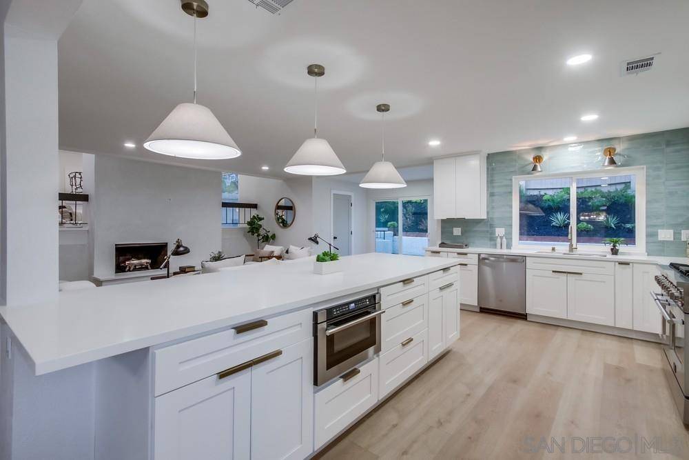San Diego, CA 92131,10415 Mesa Madera Dr