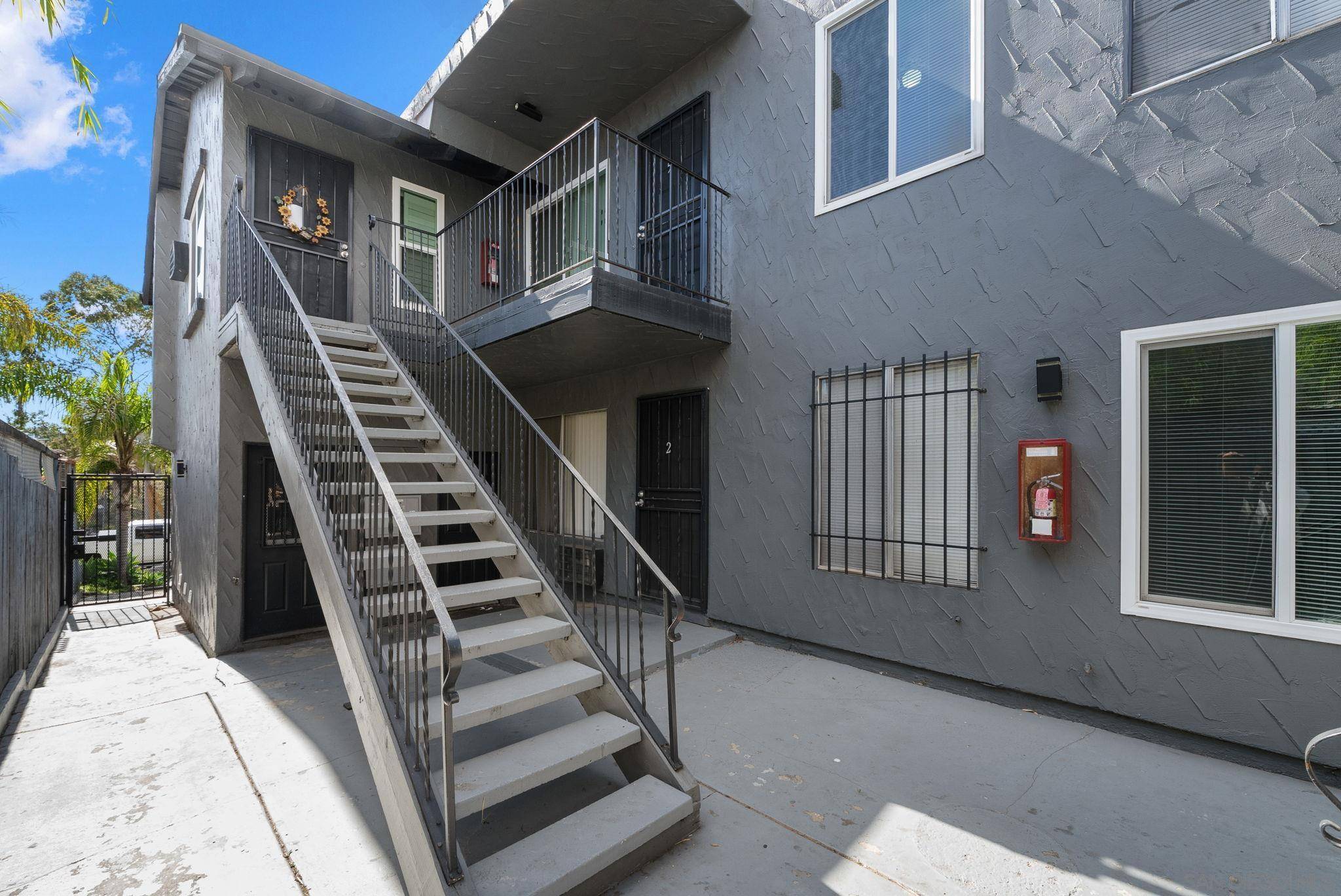 San Diego, CA 92104,3939 33rd St