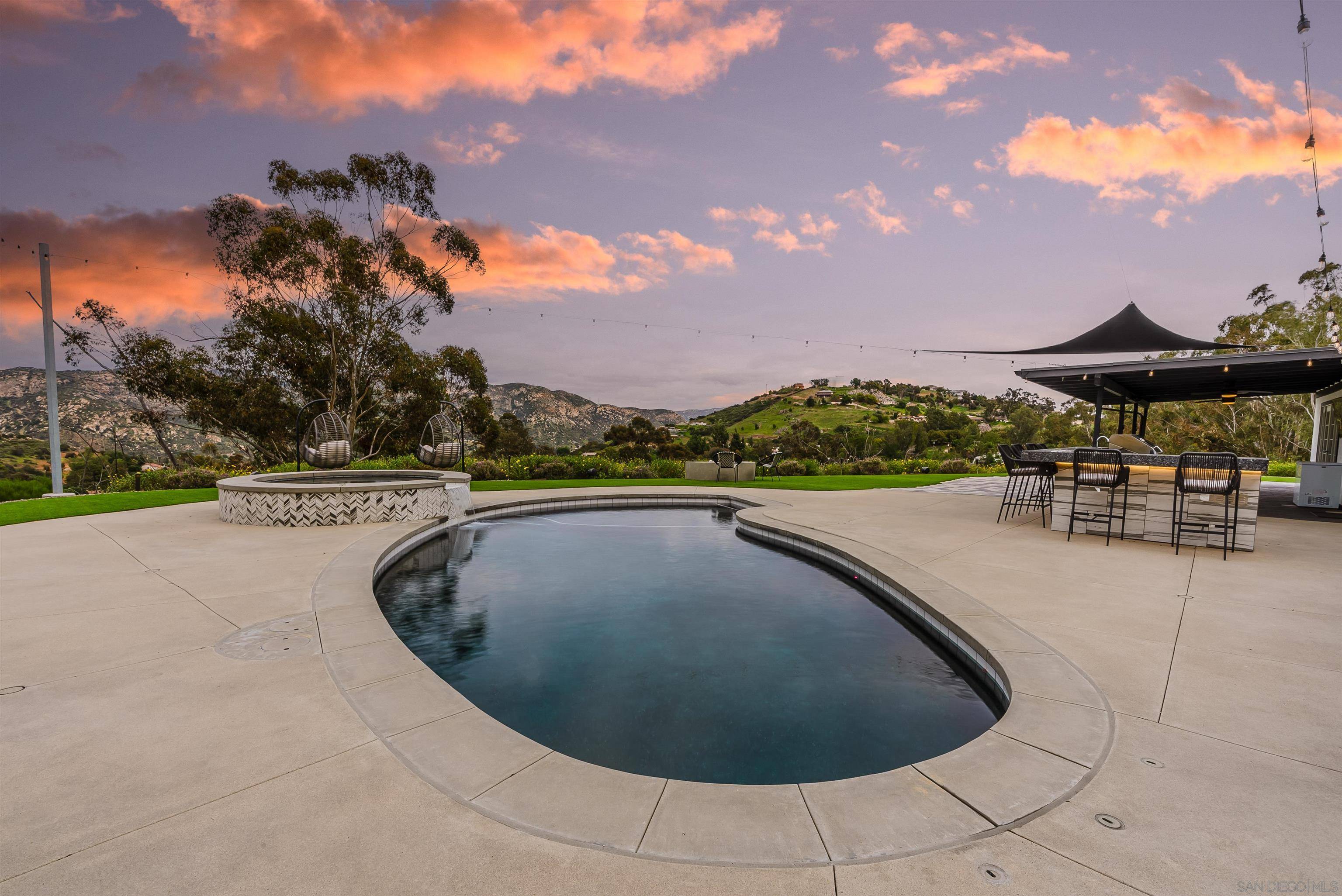 11911 Rocoso Rd, Lakeside, CA 92040