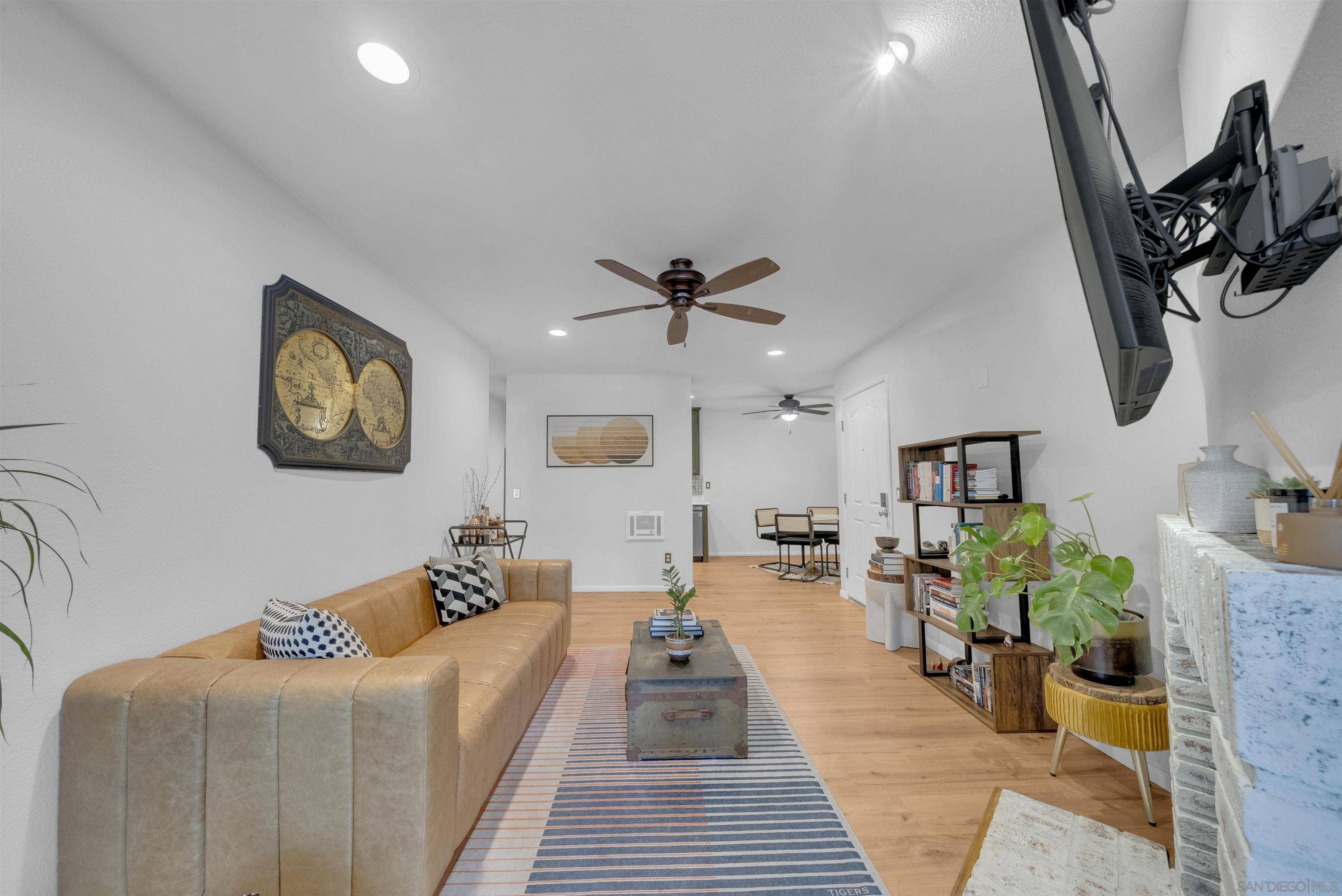 Encinitas, CA 92024,1750 S El Camino Real #207