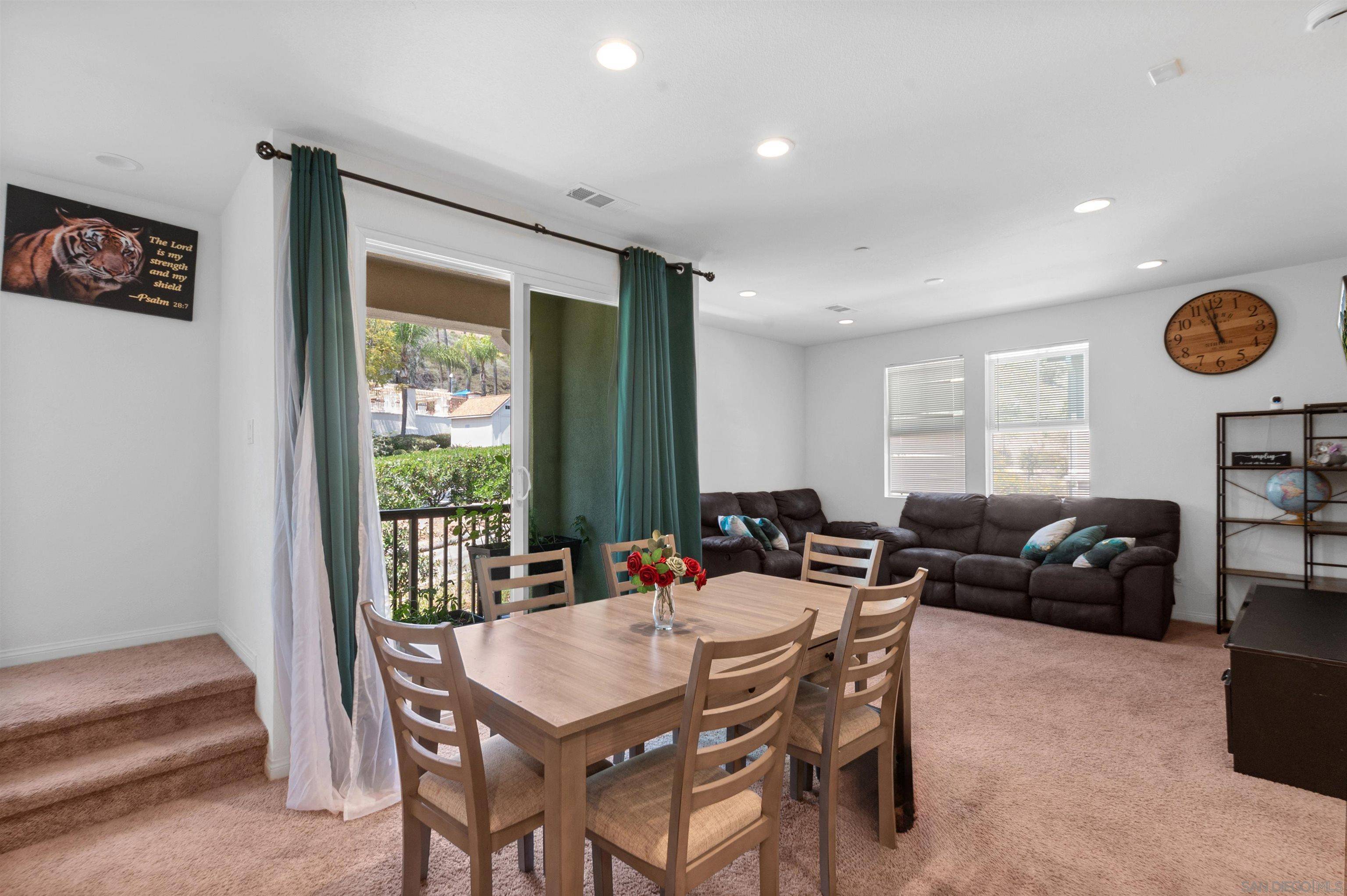 Spring Valley, CA 91977,2822 Juniper Berry St