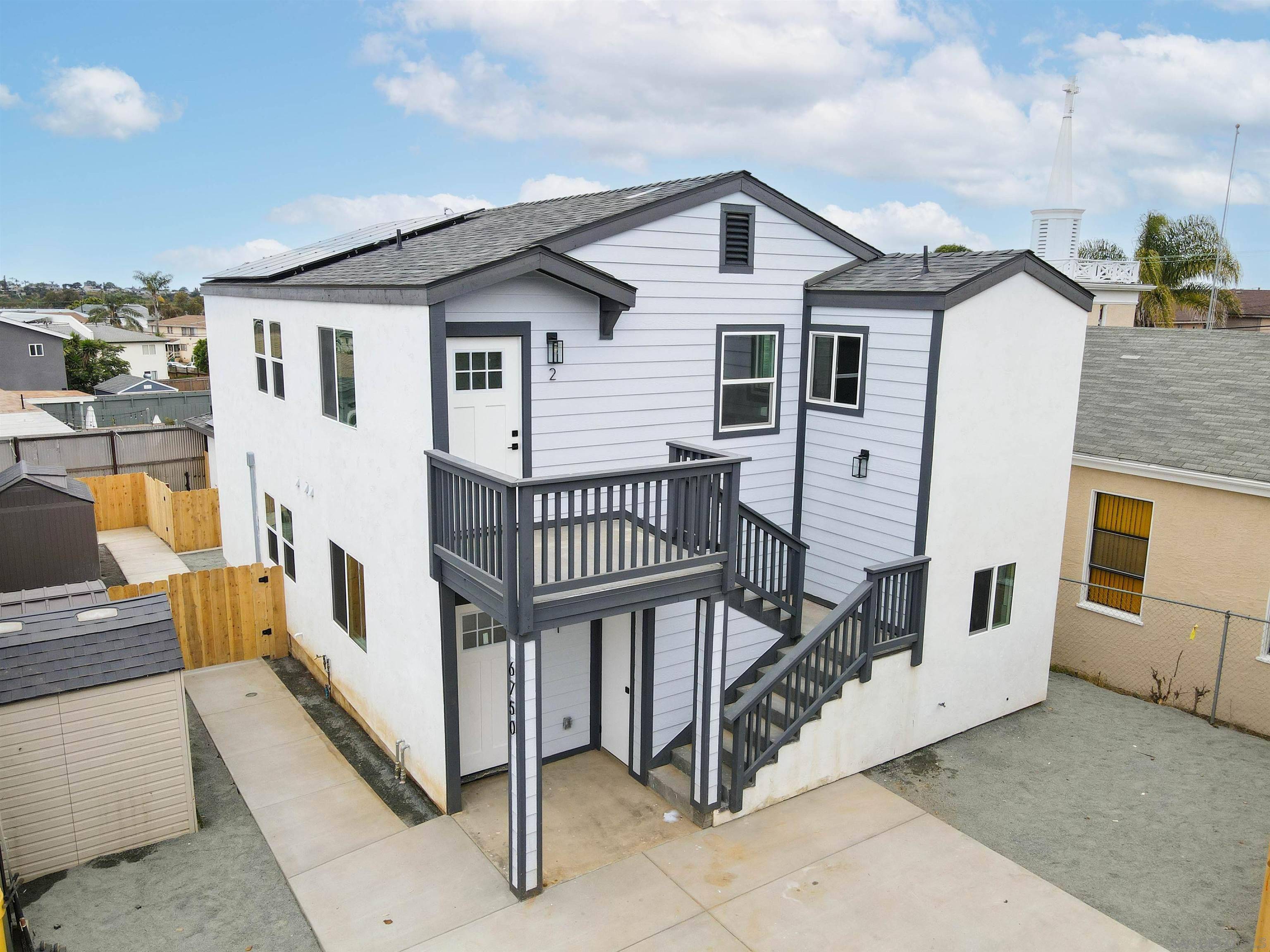 San Diego, CA 92111,6744-6750 N Elman