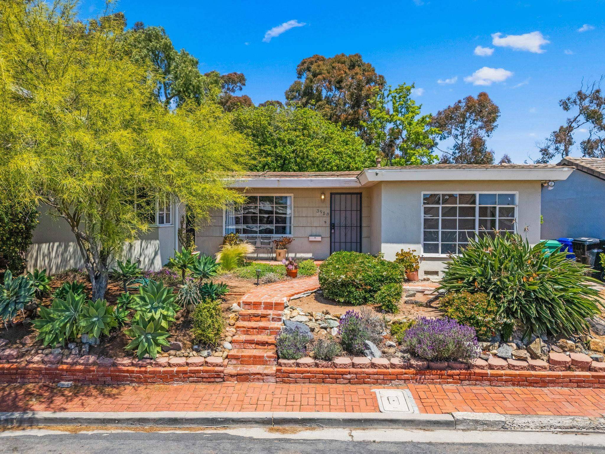 San Diego, CA 92103,3958 Pringle Street