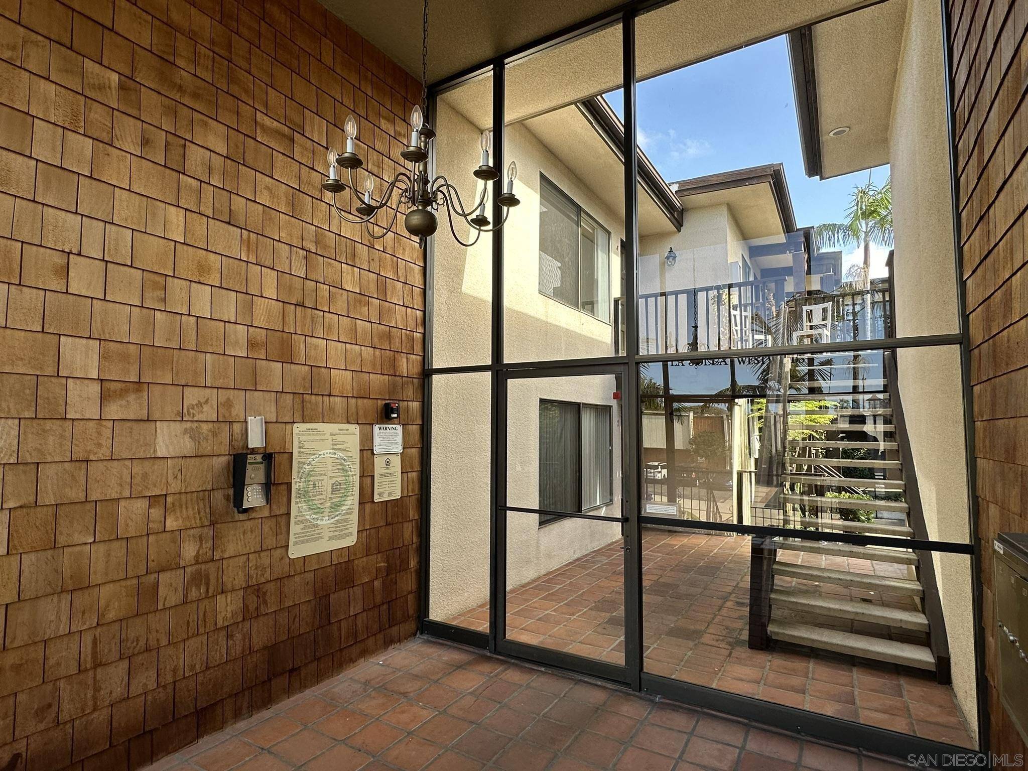 La Jolla, CA 92037,7601 Eads Ave