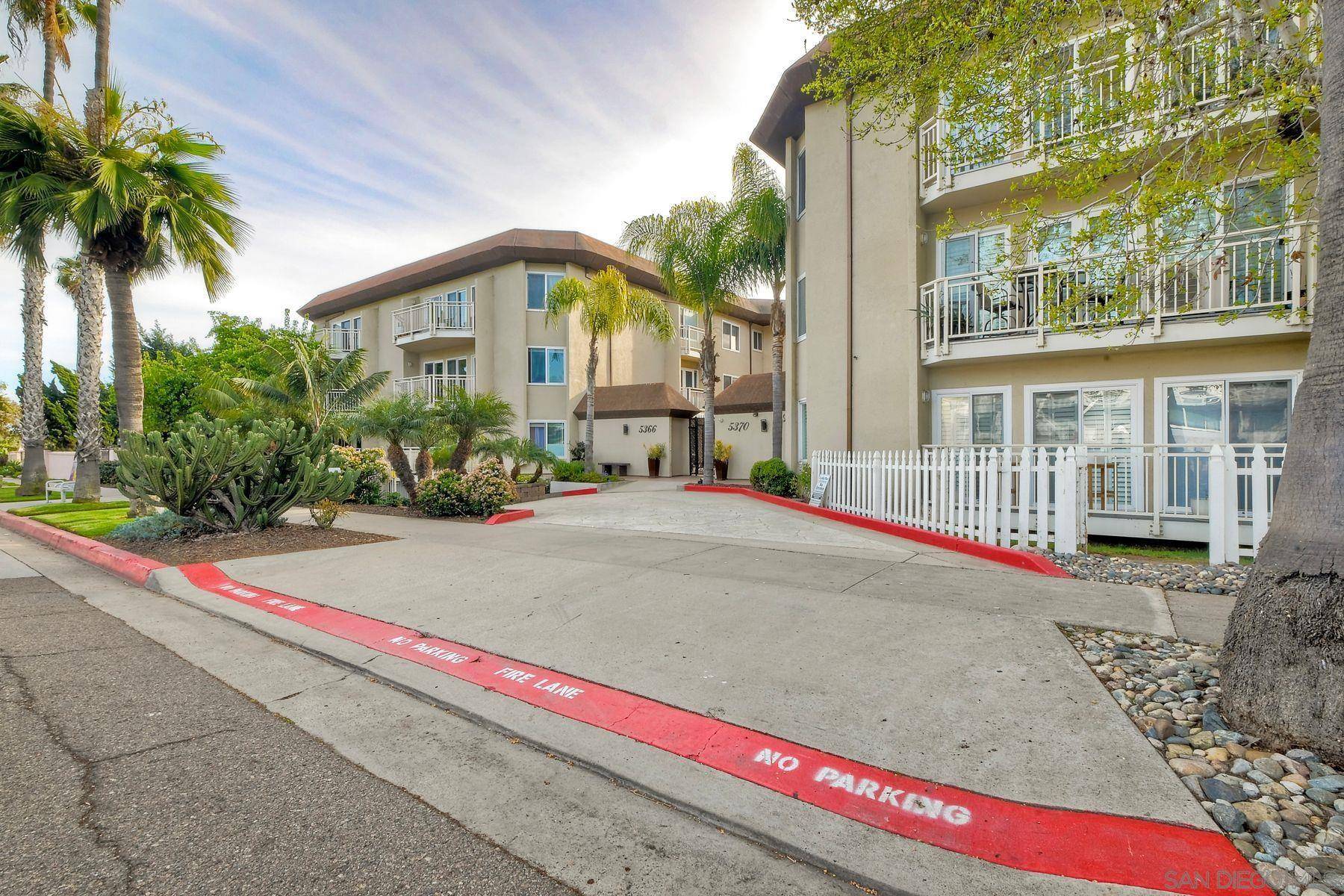 La Jolla, CA 92037,5370 La Jolla Blvd #305B