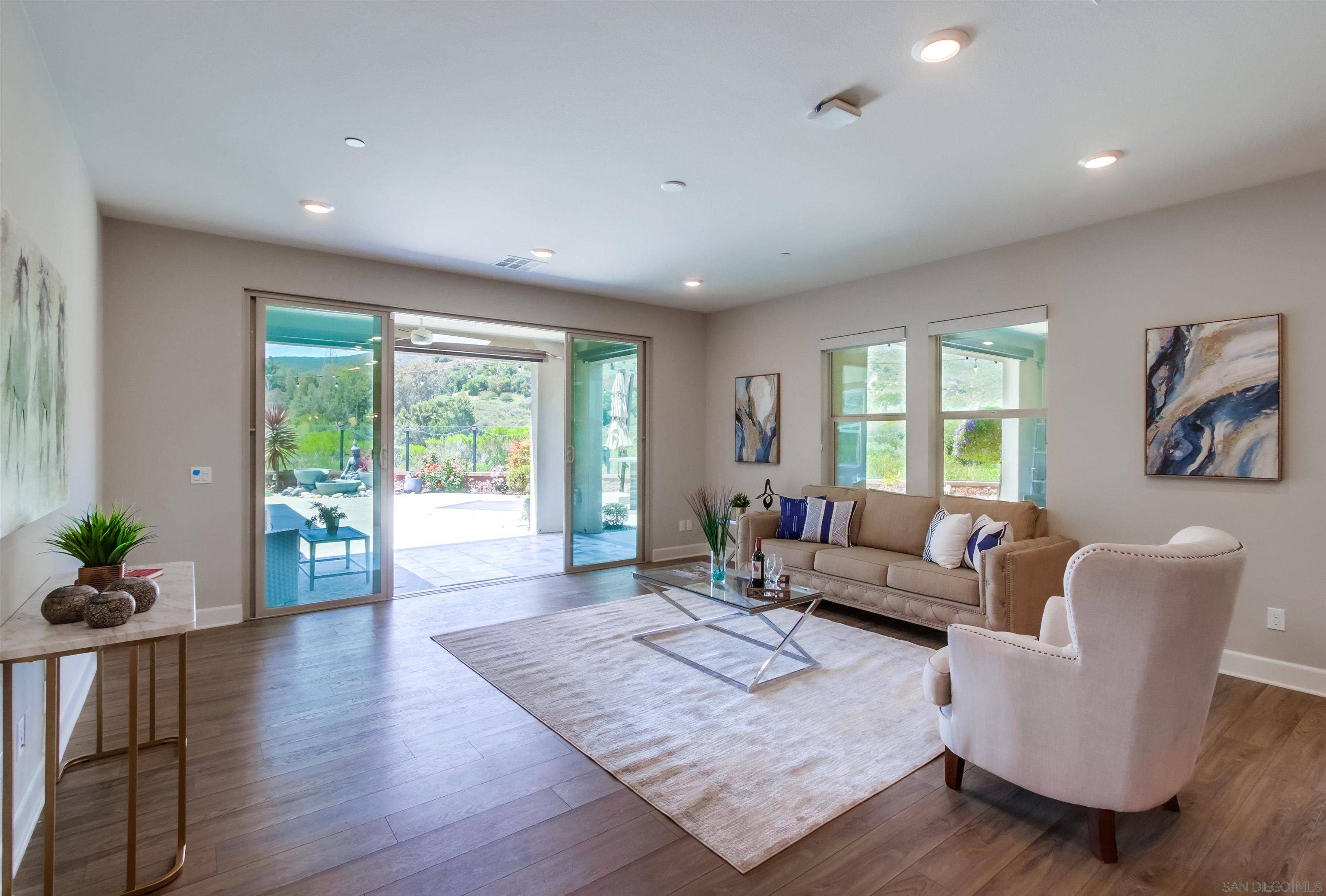 Escondido, CA 92029,2972 Hayloft Pl