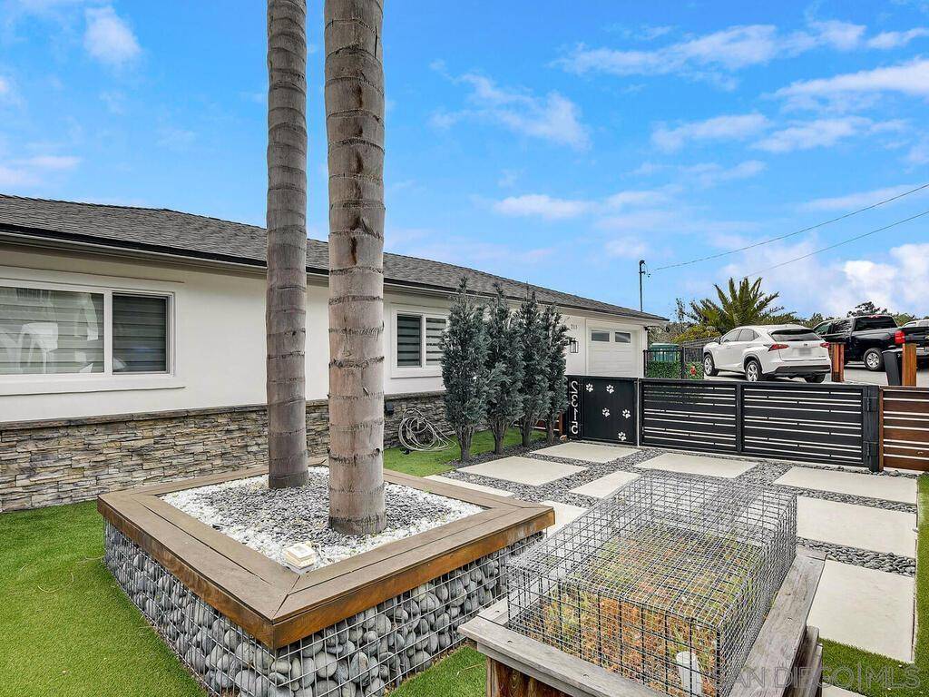 San Diego, CA 92109,2315 Geranium Street