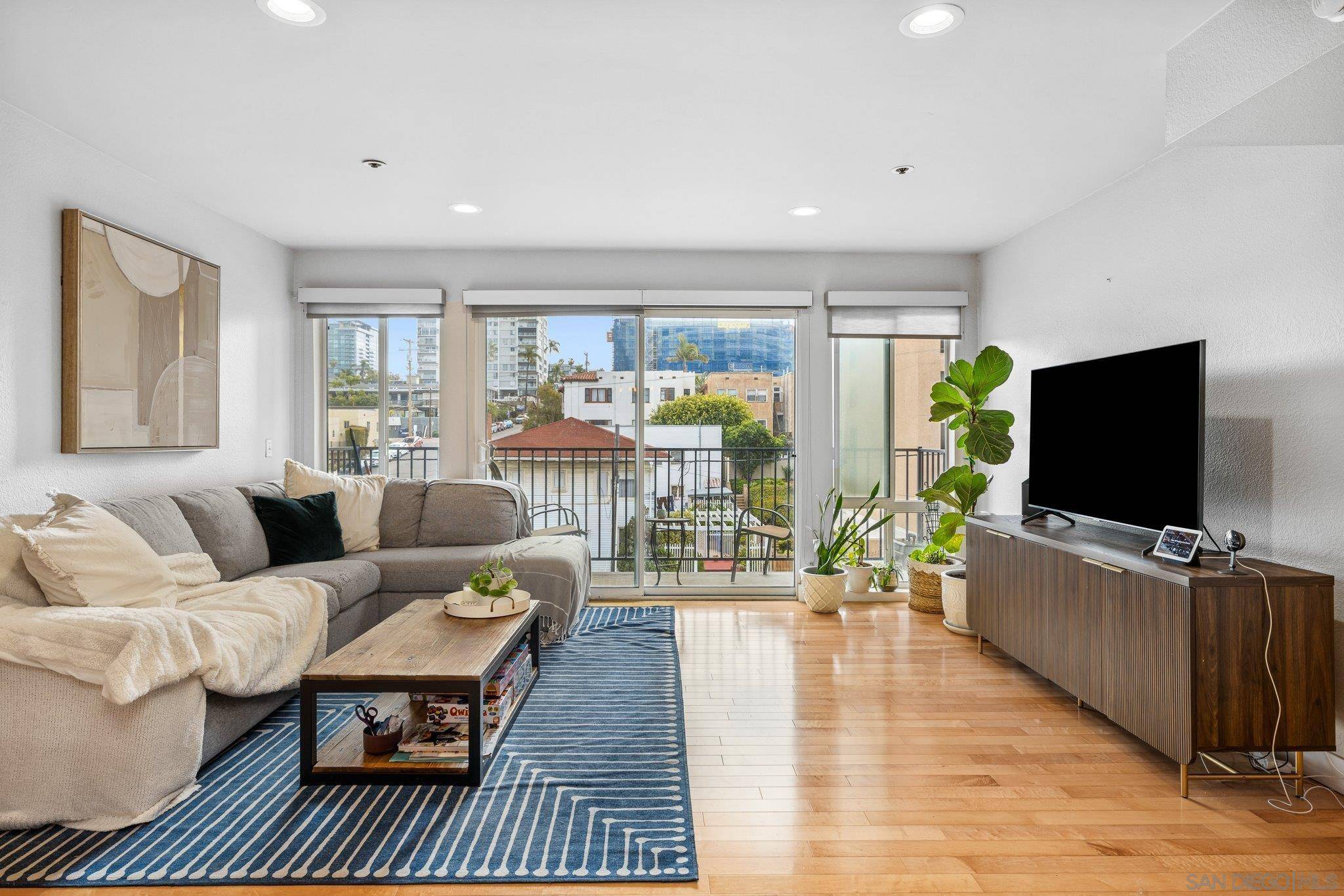 San Diego, CA 92101,2568 Albatross St #5K