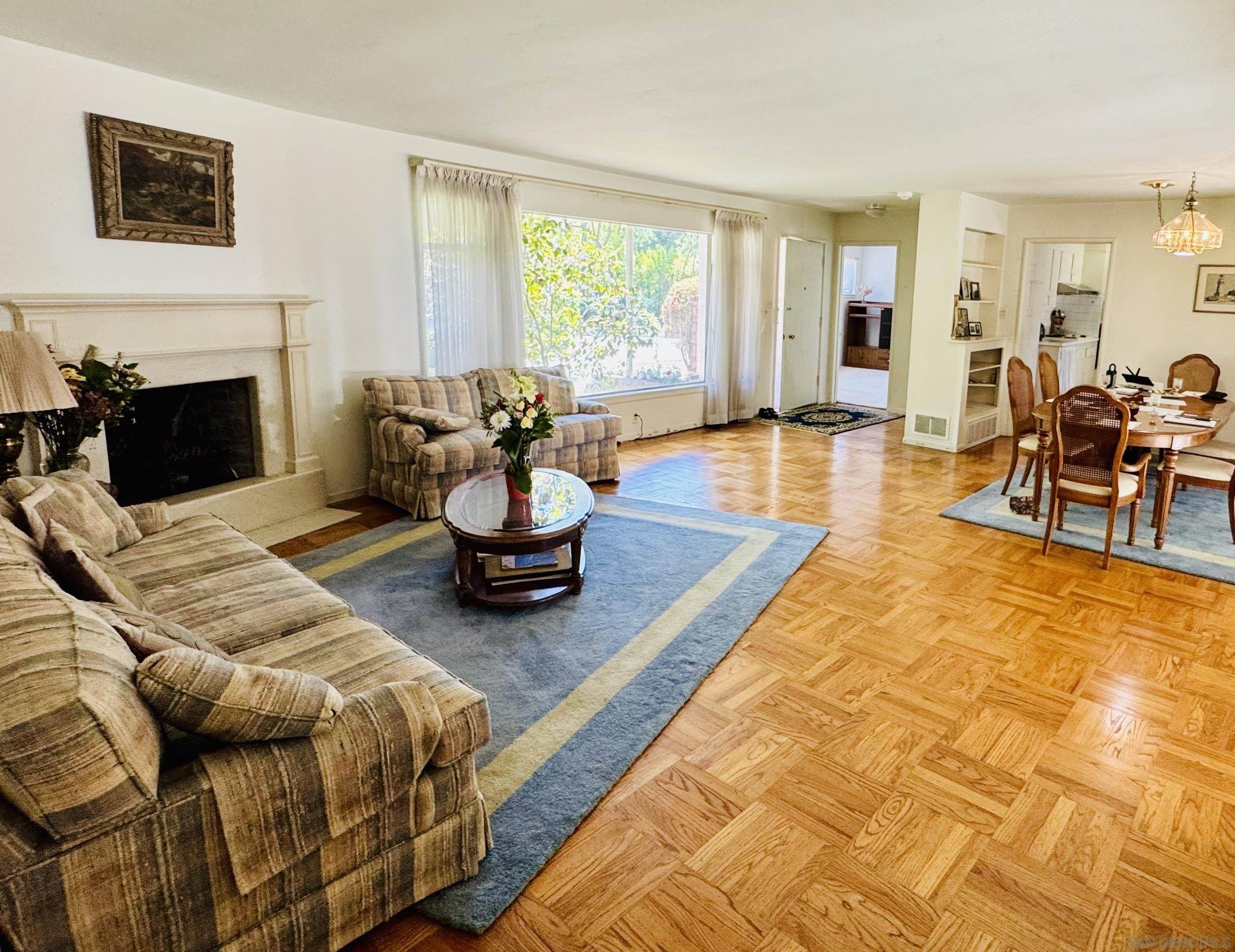 245 Menlo Oaks Dr, Menlo Park, CA 94025
