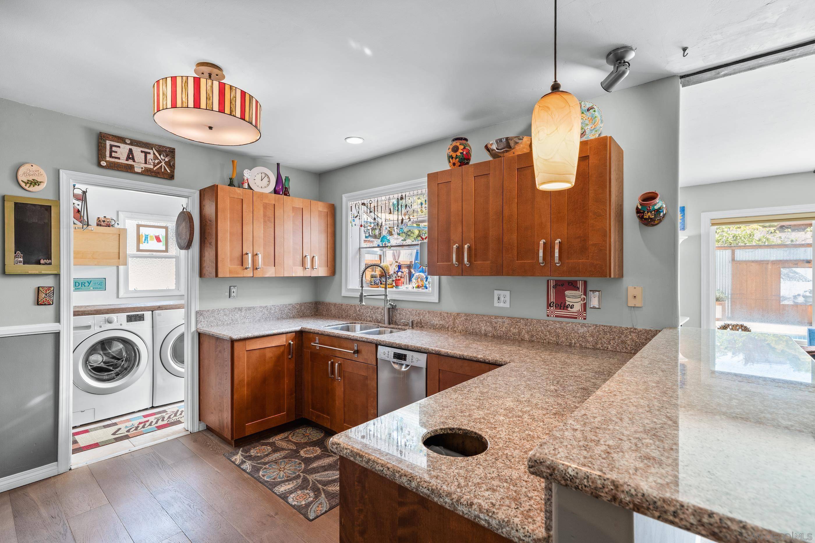 La Mesa, CA 91941,3879 Capitol St
