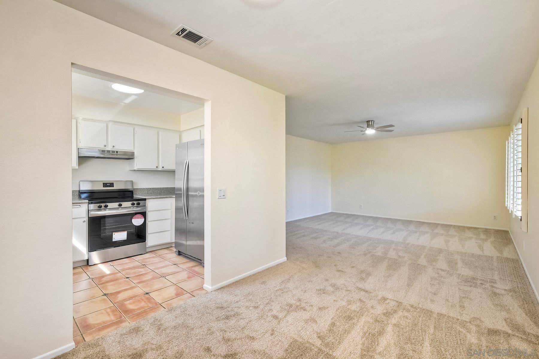 Oceanside, CA 92057,4384 Albatross Way