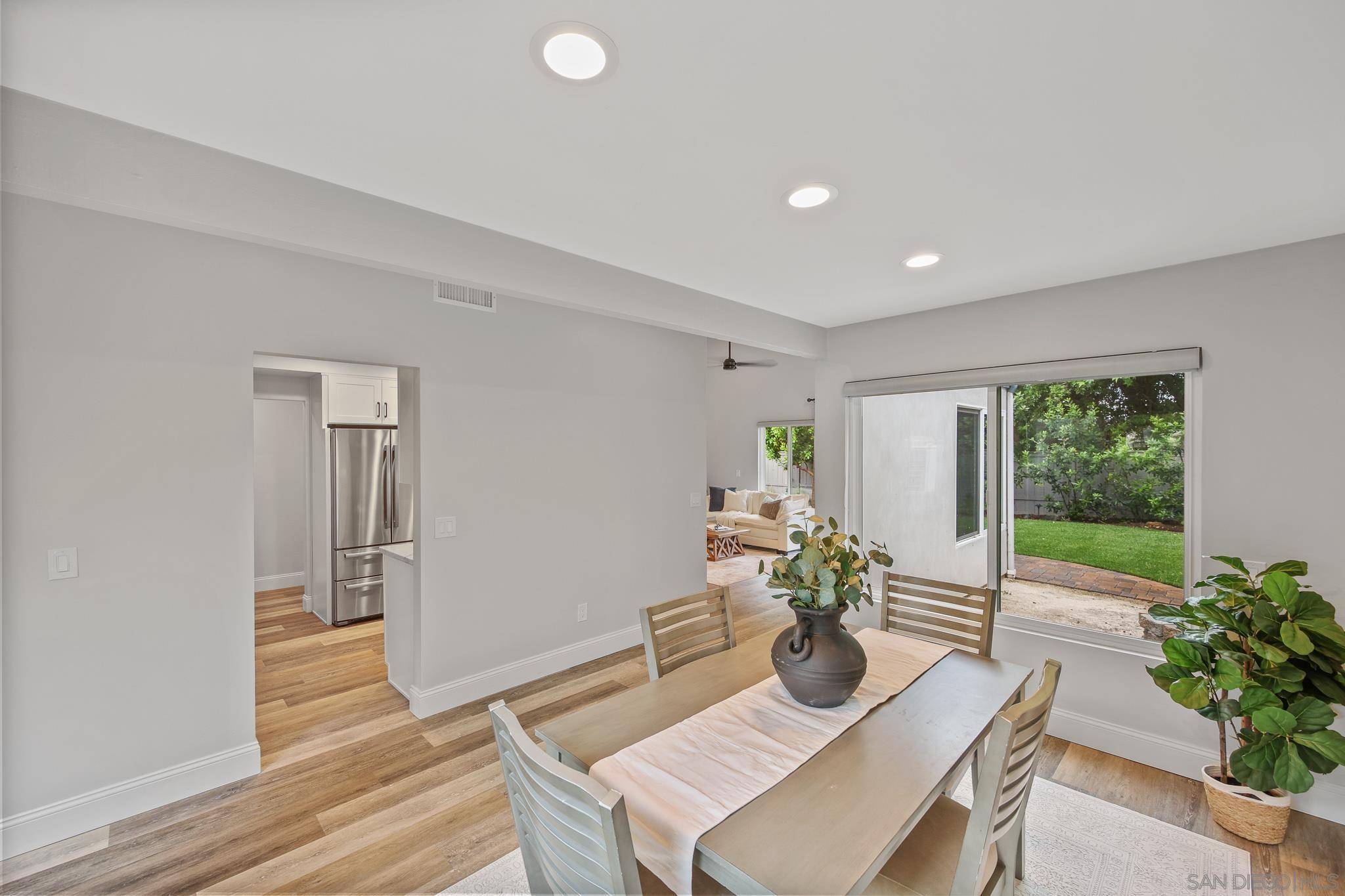 Encinitas, CA 92024,1933 Parkdale Lane