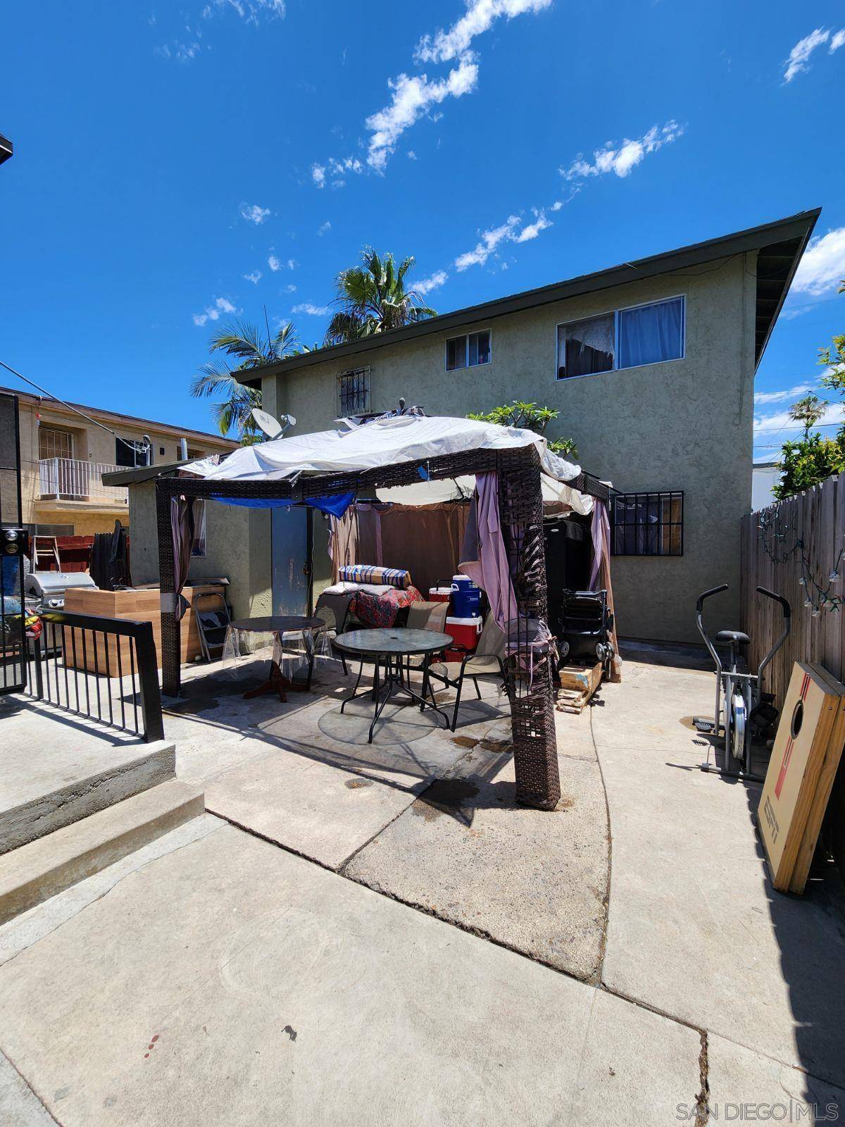San Diego, CA 92105,4129-31 Chamoune