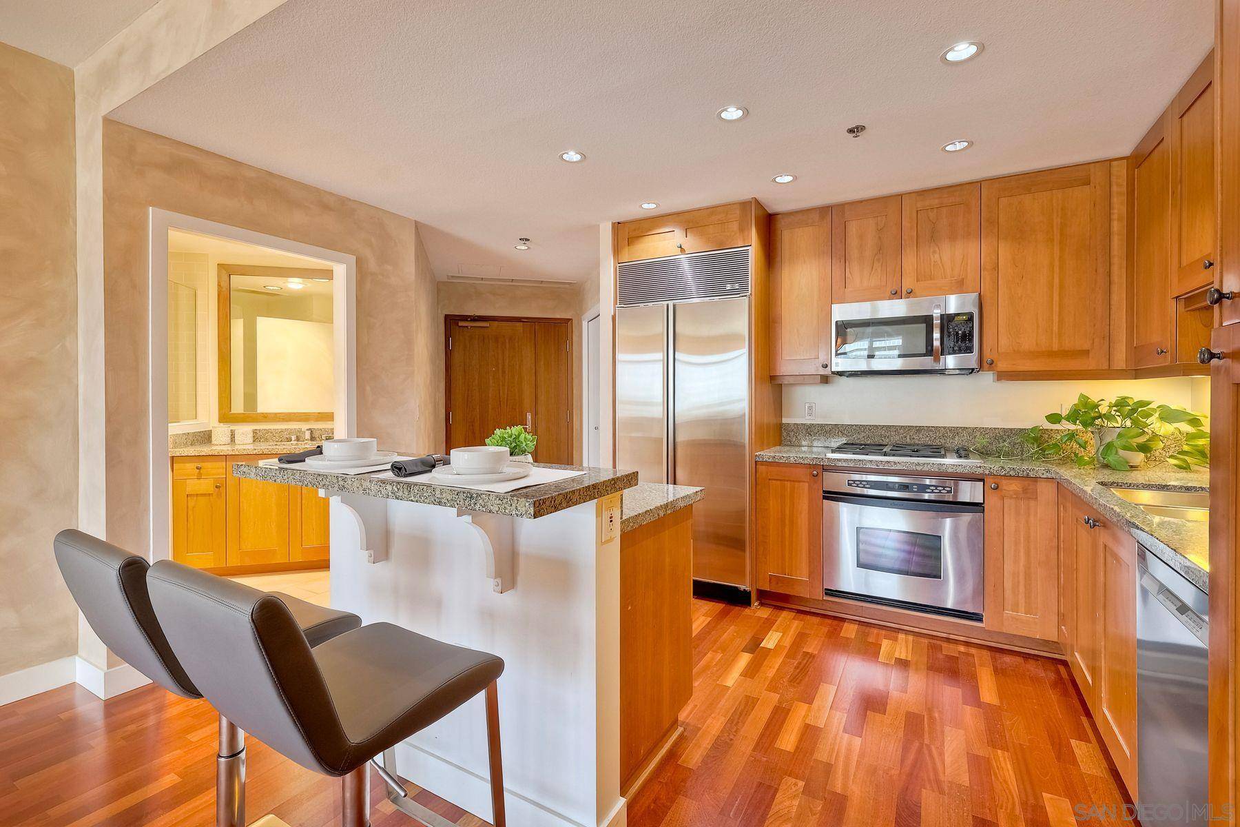 San Diego, CA 92101,700 W Harbor Dr #1306