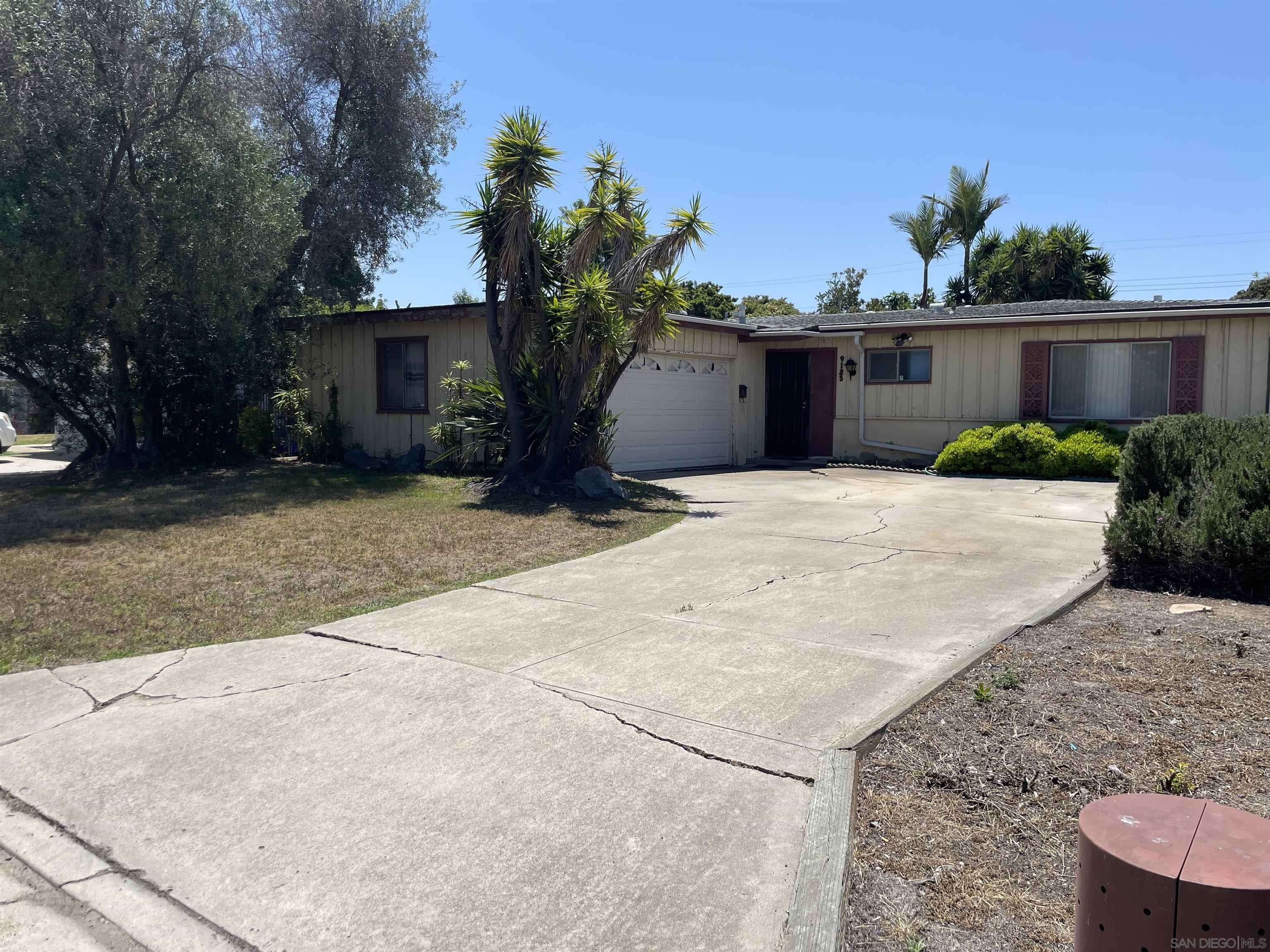 9125 Akard St, Spring Valley, CA 91977