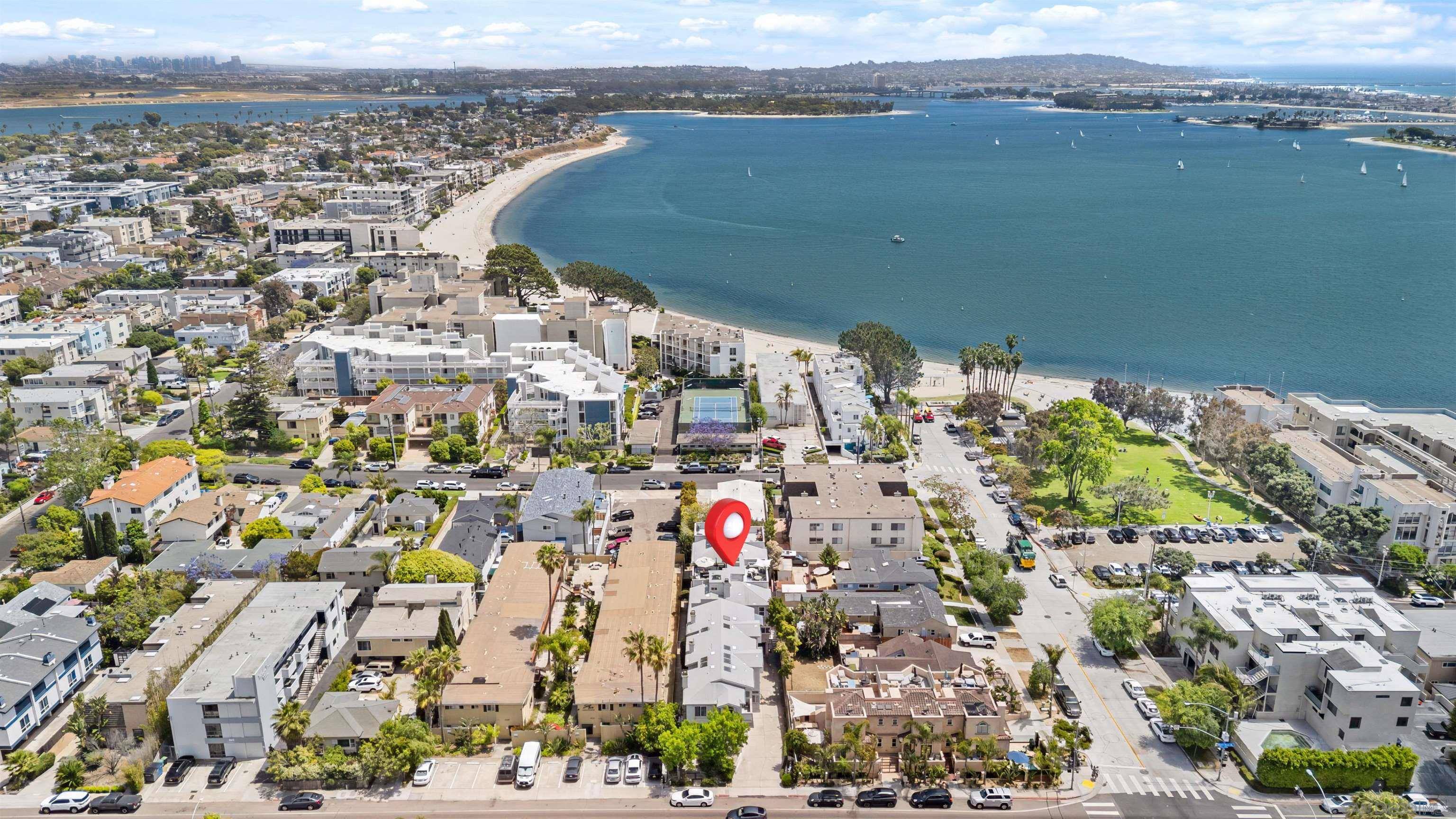 San Diego, CA 92109,1323 Pacific Beach Dr #F