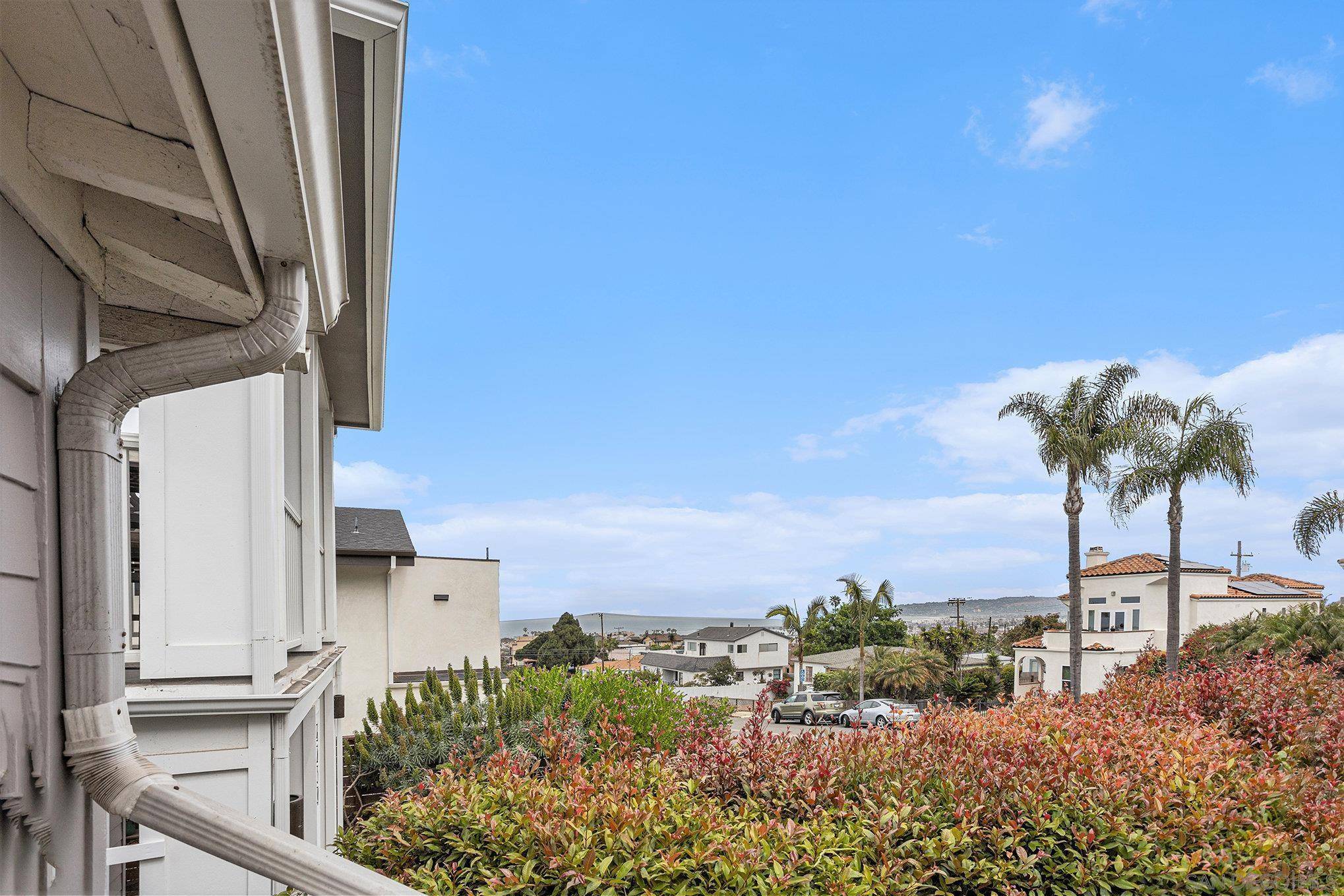 San Diego, CA 92107,4655 Coronado Ave.