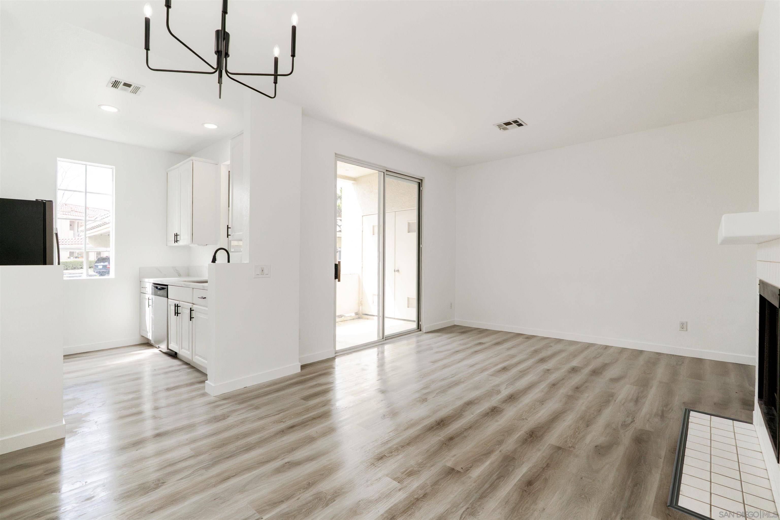 San Diego, CA 92128,10820 Sabre Hill Dr #185
