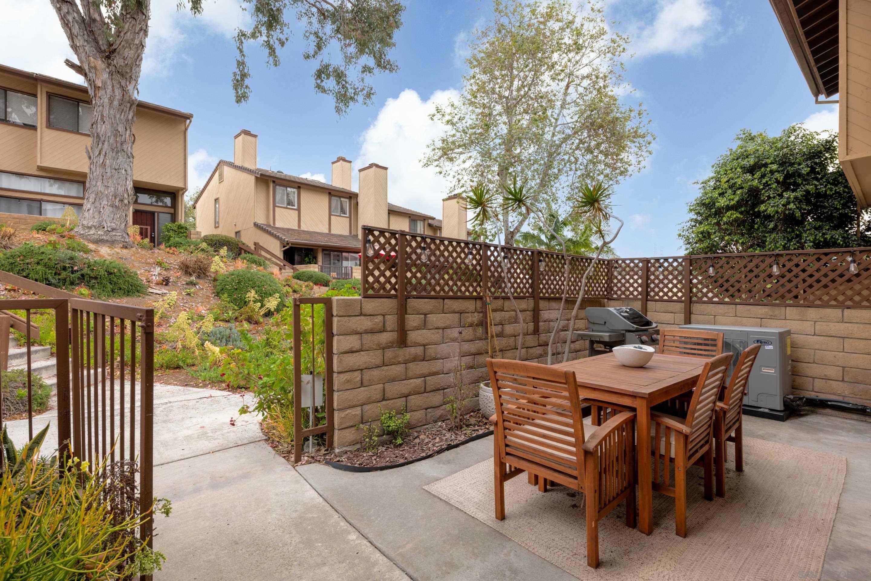 Oceanside, CA 92054,2510 Woodlands Way