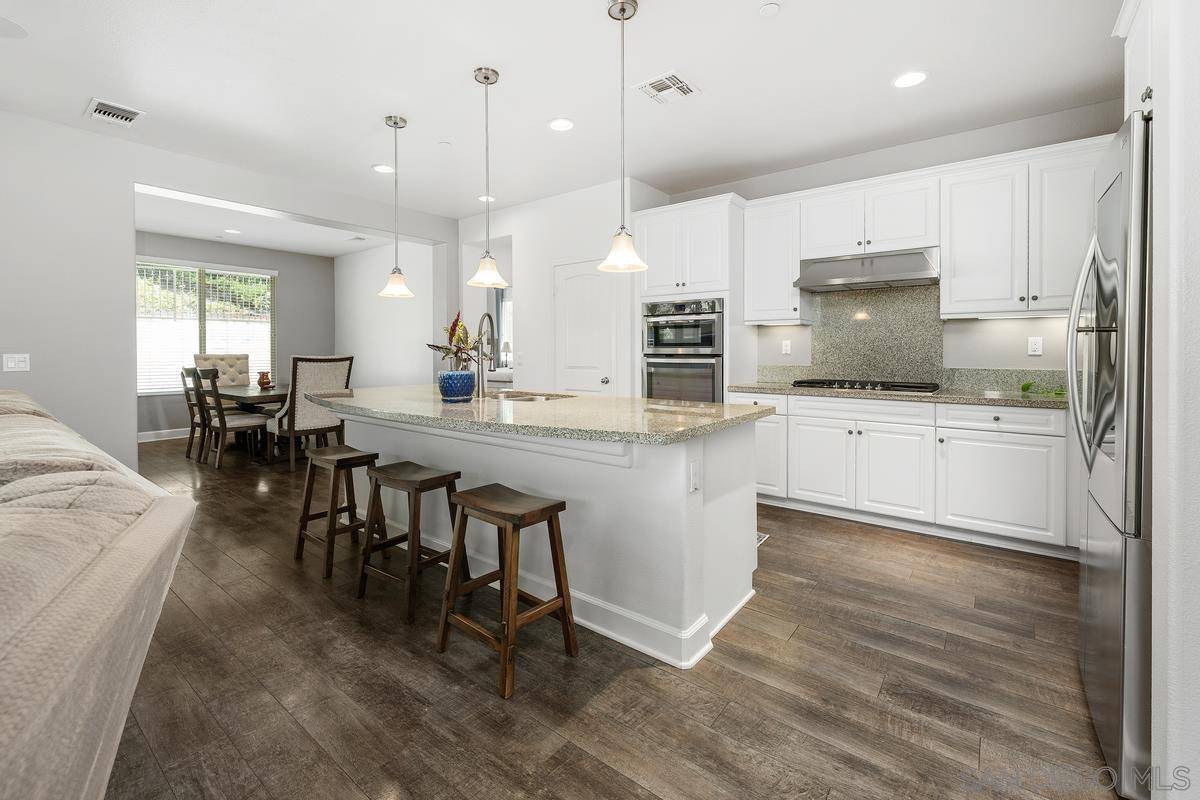 Vista, CA 92083,529 Adobe Estates Dr