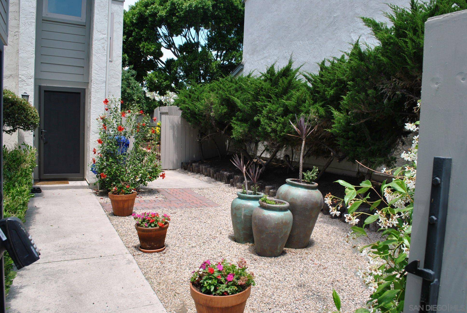 San Diego, CA 92124,5916 Portobelo court