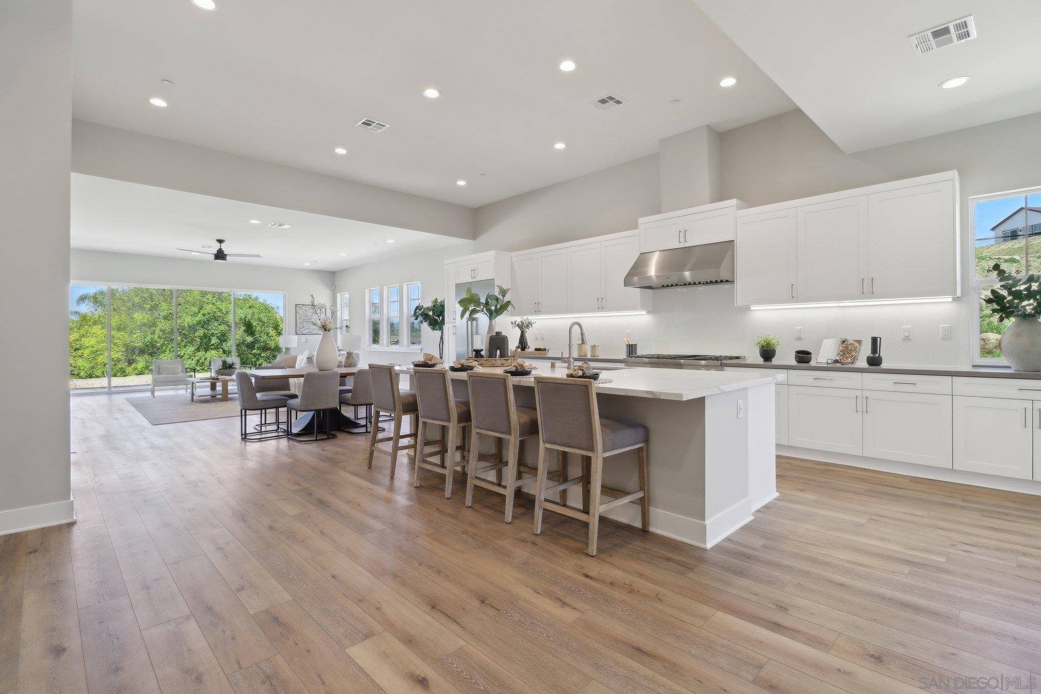 Poway, CA 92064,15123 Larchmont St
