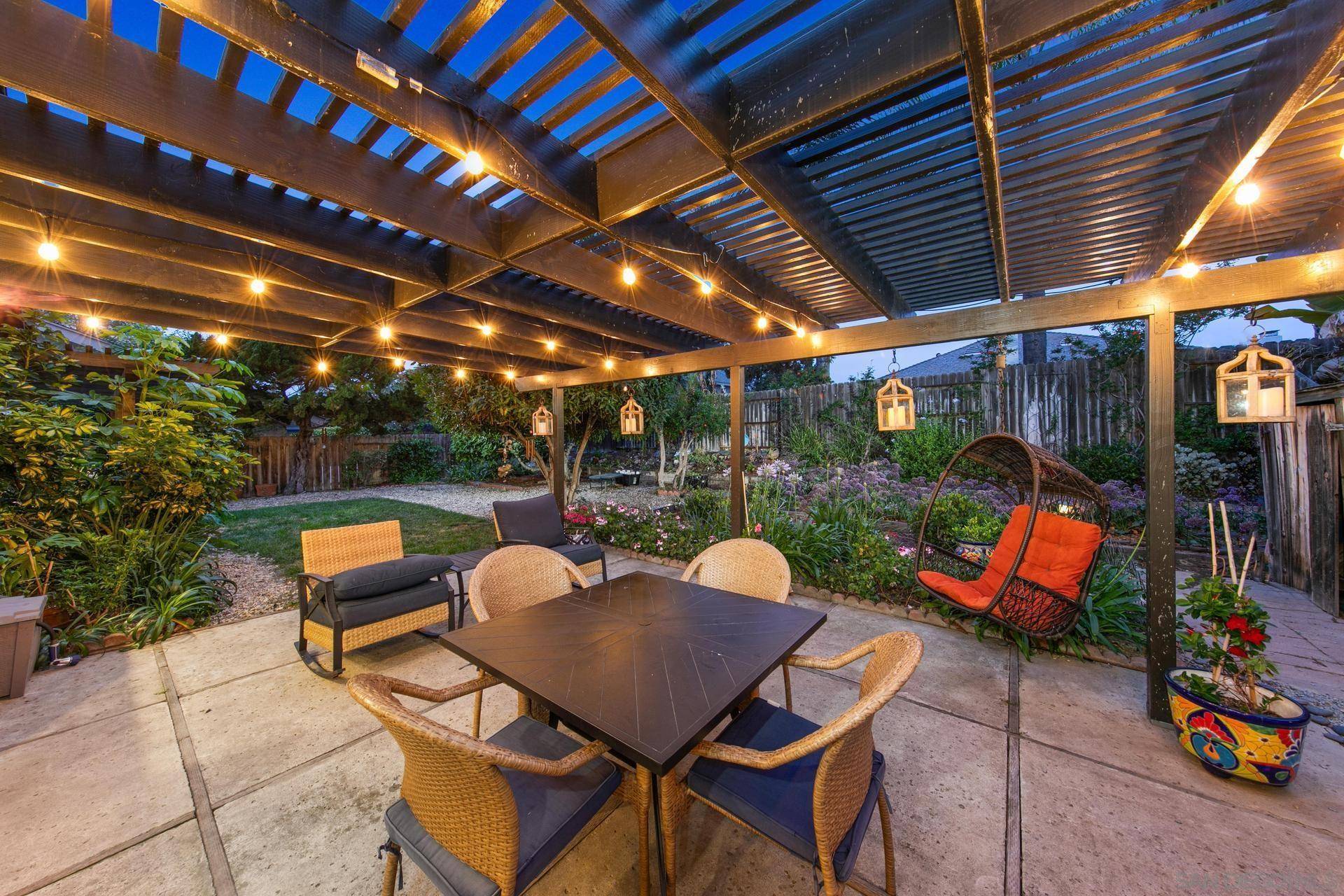 Encinitas, CA 92024,1554 Traveld Way