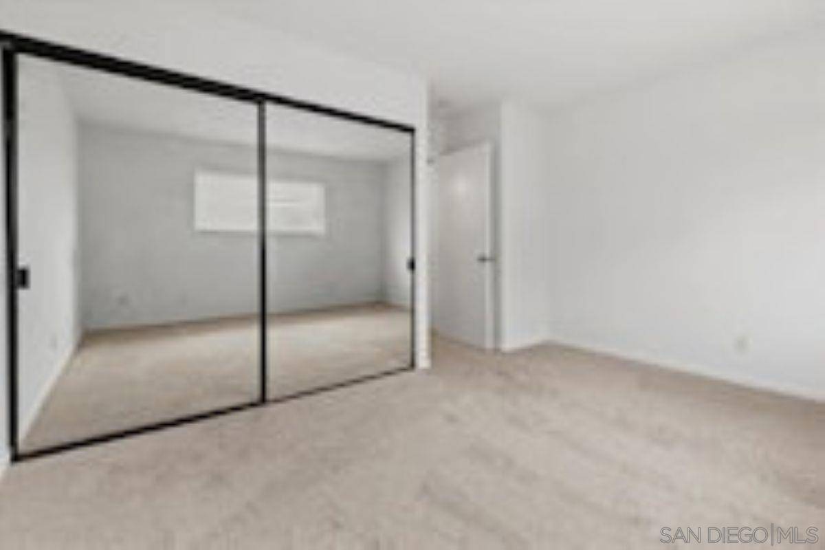 San Diego, CA 92117,4885 Cole St #36