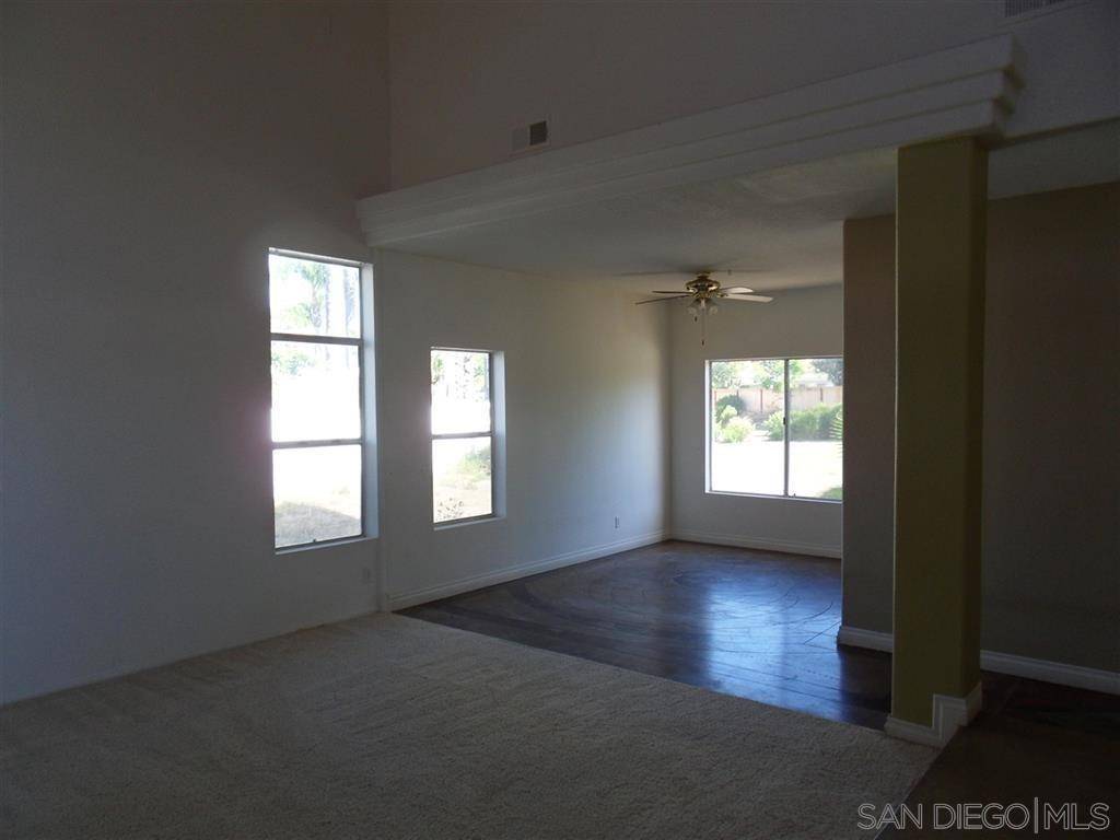 Oceanside, CA 92057,5166 Via Castilla