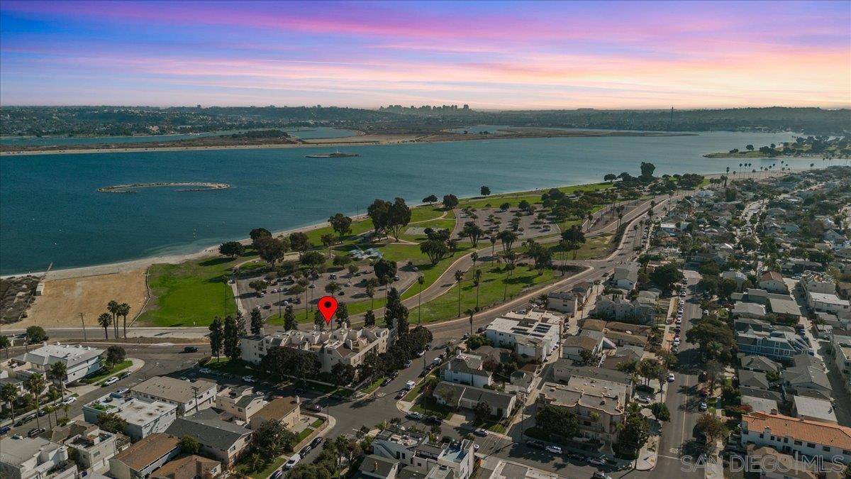 3770 Crown Point #103, Pacific Beach, CA 92109