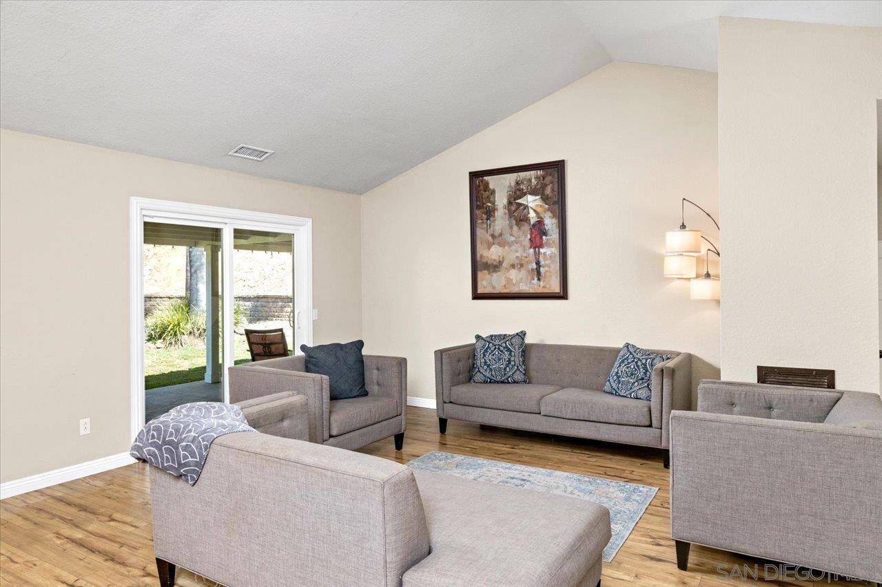 Escondido, CA 92027,1561 Conway Drive