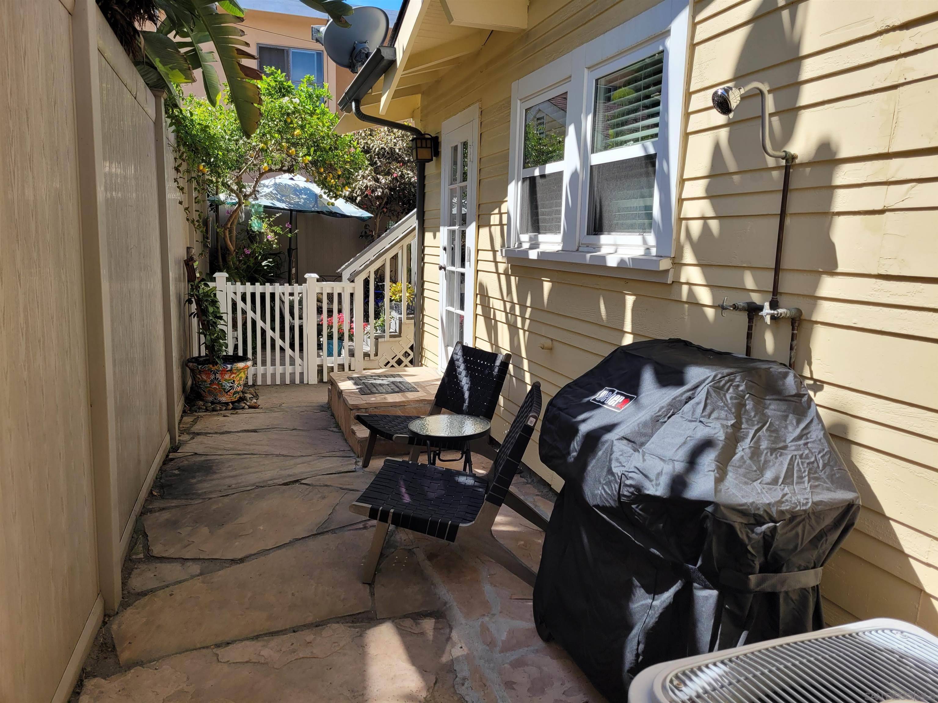 Coronado, CA 92118,817 Olive Ave
