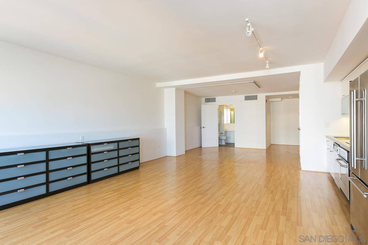 San Diego, CA 92101,350 W Ash St #1101