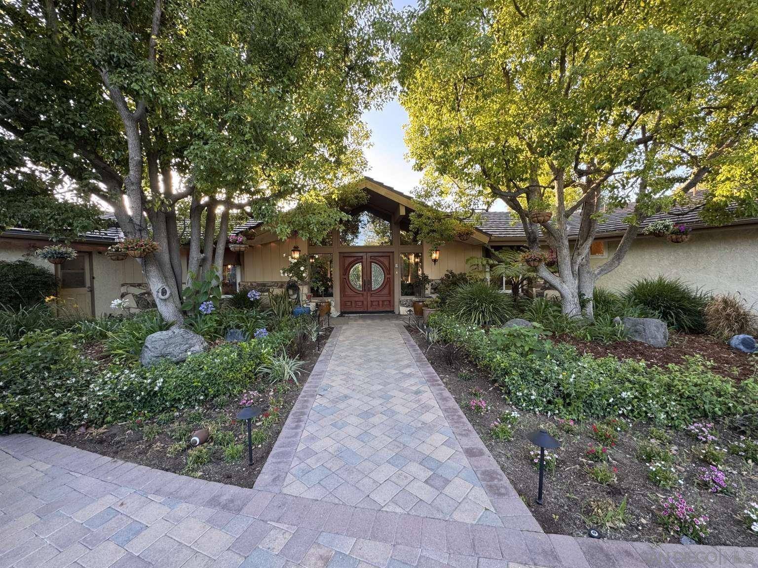 Yorba Linda, CA 92886,5553 Scenic View Dr