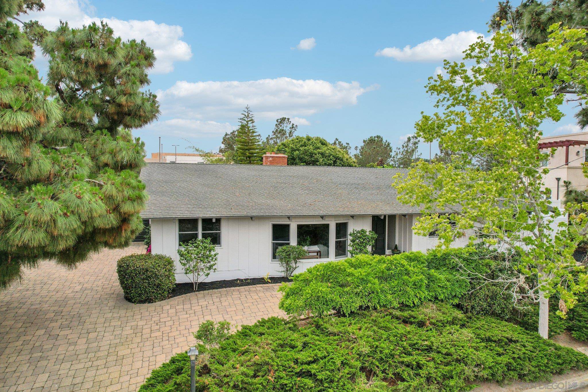 San Diego, CA 92106,3727 Cedarbrae Lane