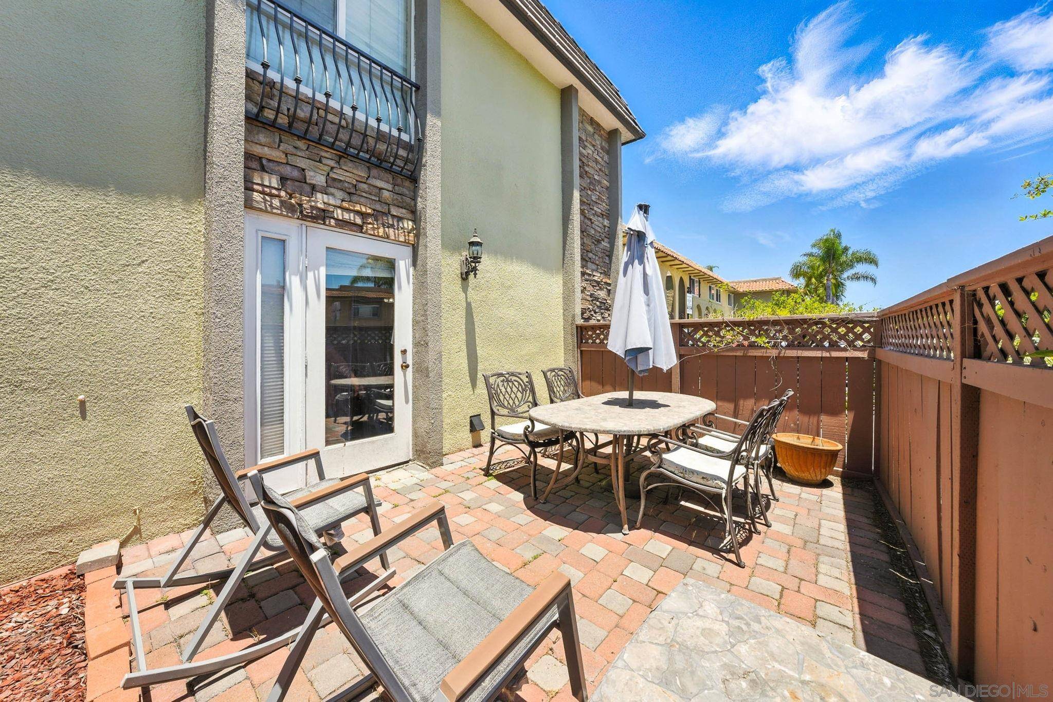 San Diego, CA 92117,6666 Beadnell Way #1