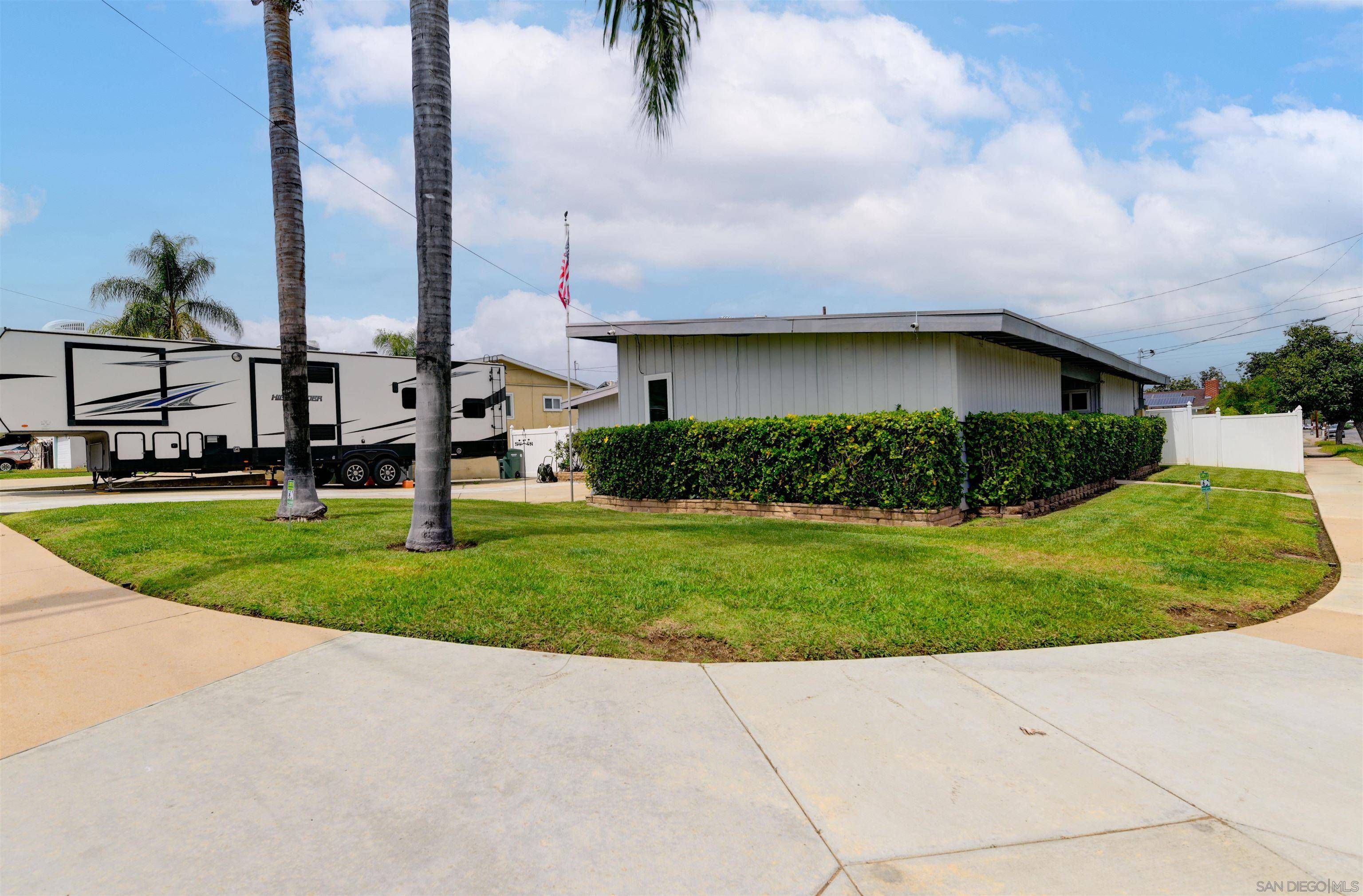 El Cajon, CA 92020,198 Lindell Ave