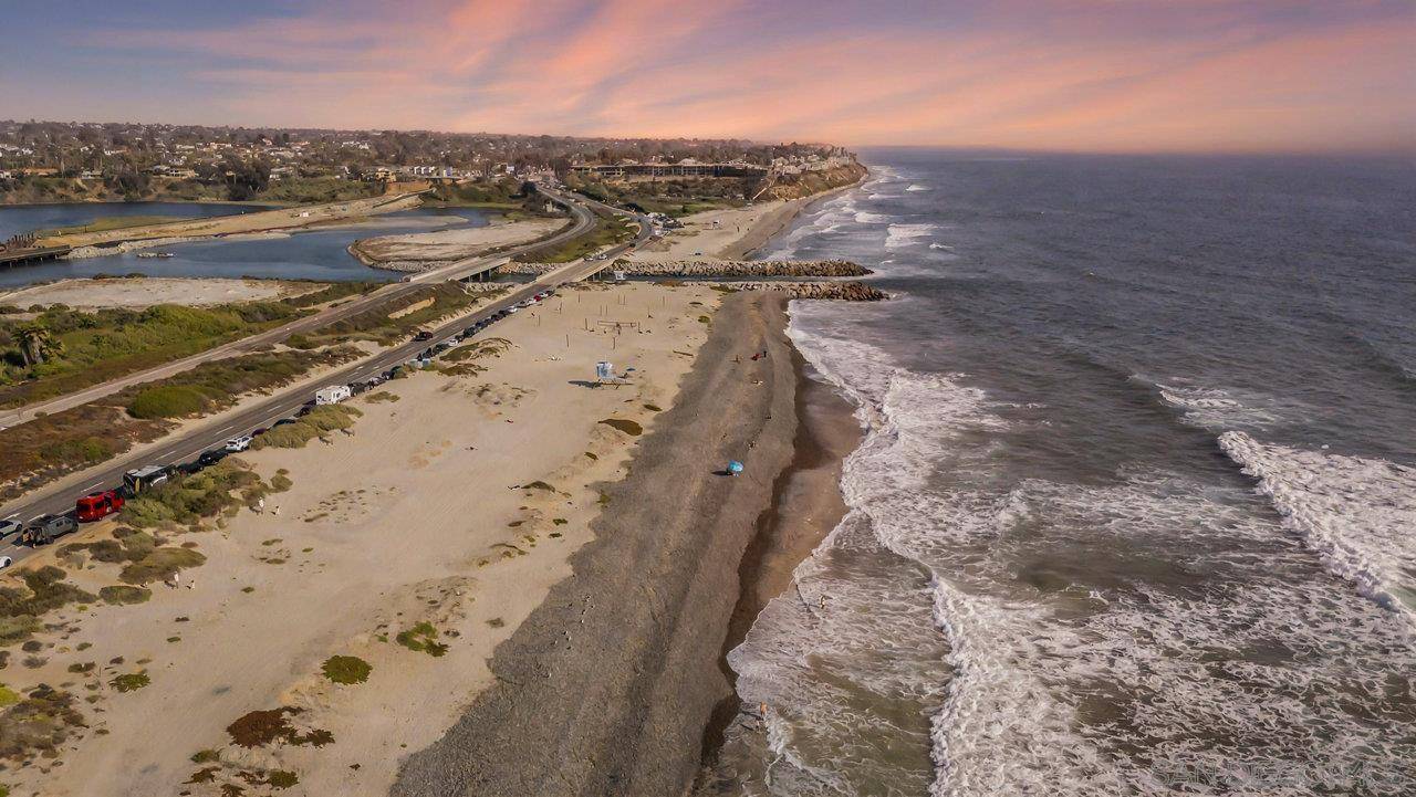Carlsbad, CA 92011,902 Caminito Madrigal #F