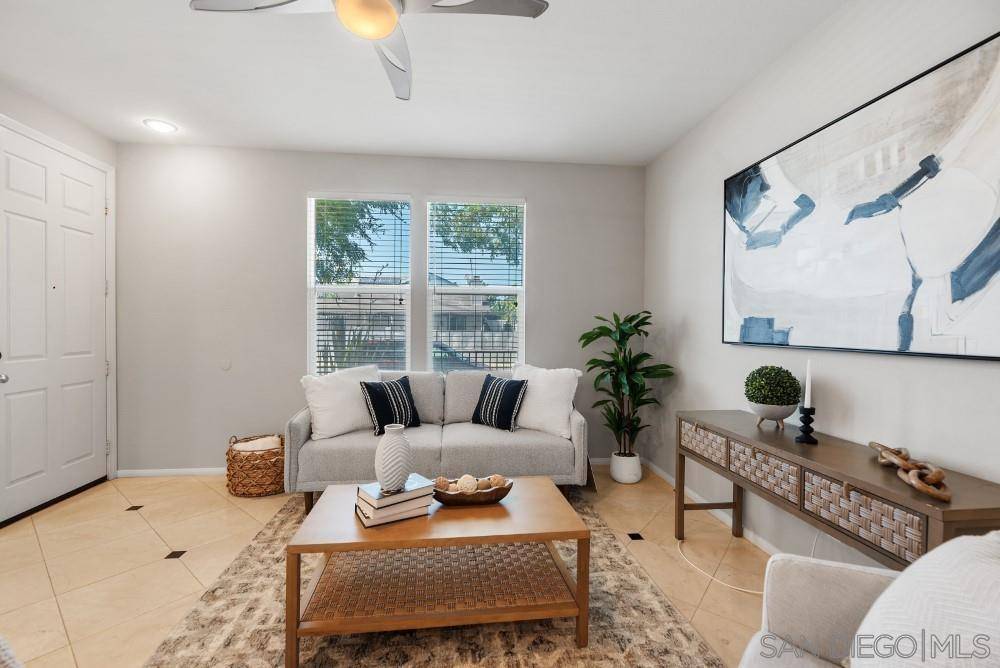 Vista, CA 92083,211 Calle Del Sol