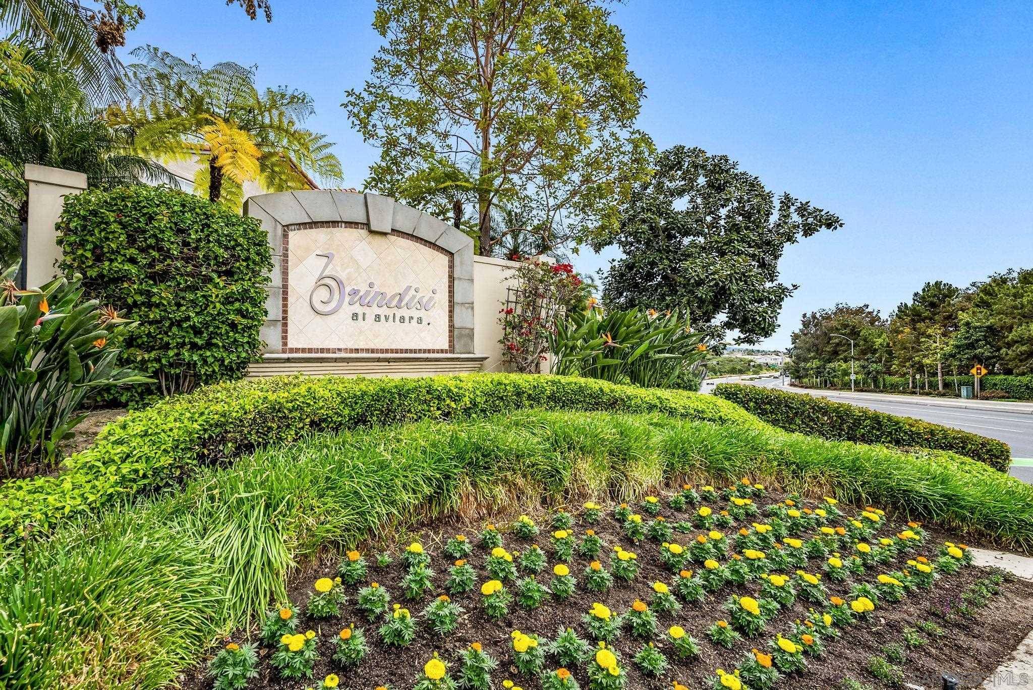 Carlsbad, CA 92011,6423 Alexandri Cir