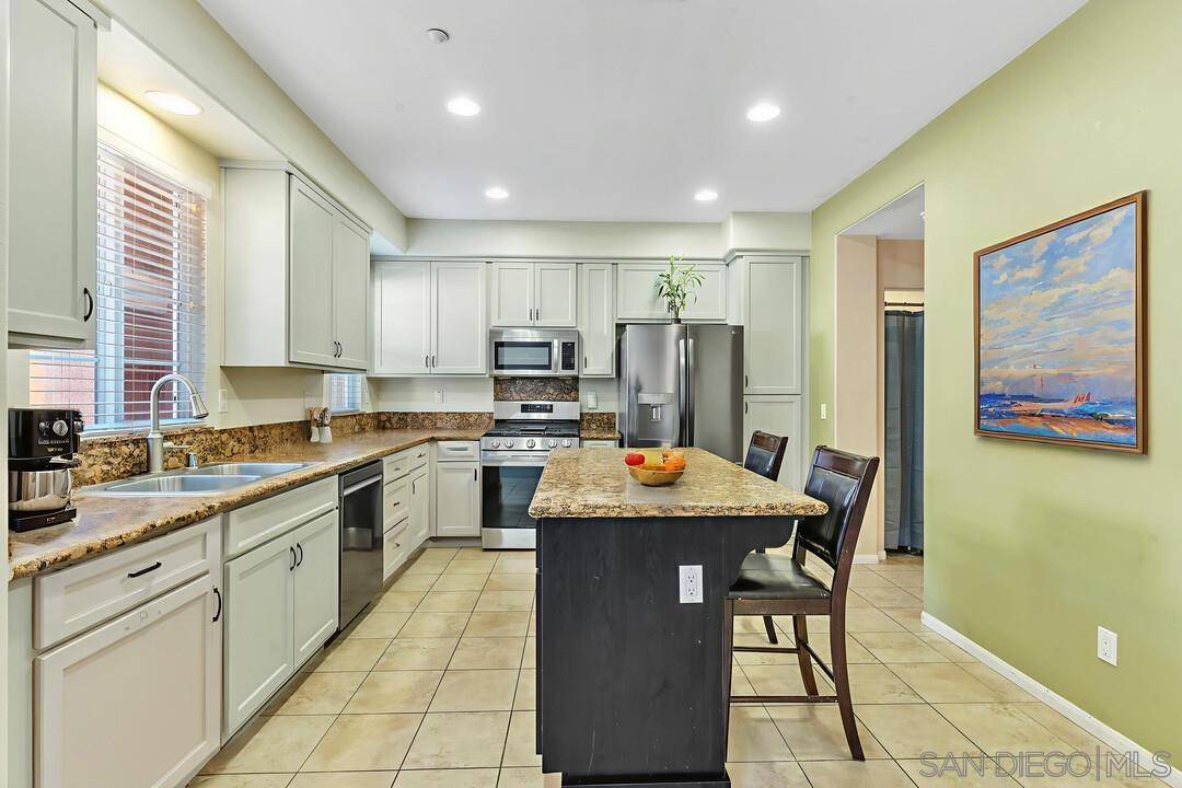 Vista, CA 92084,1307 Isabella Way