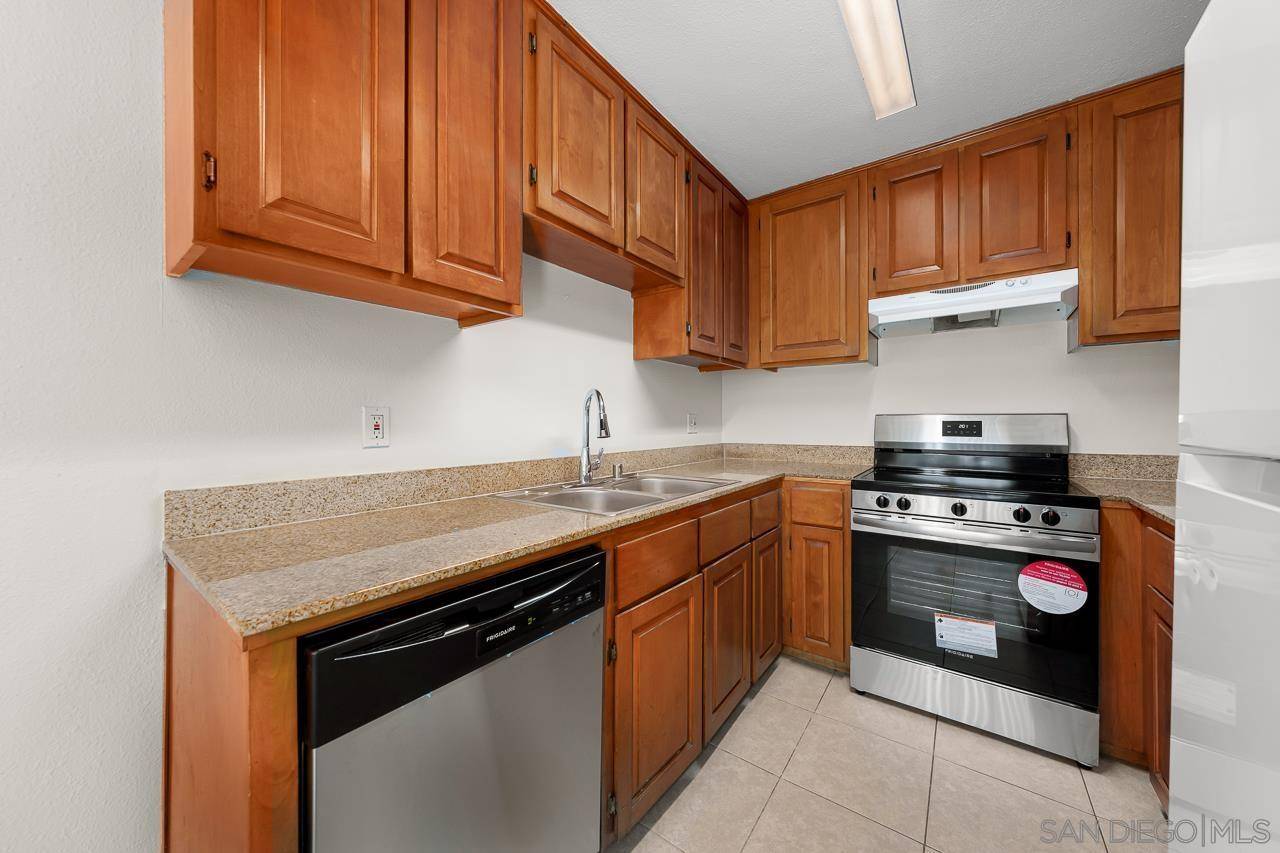 3557 KENORA DR #33, Spring Valley, CA 91977
