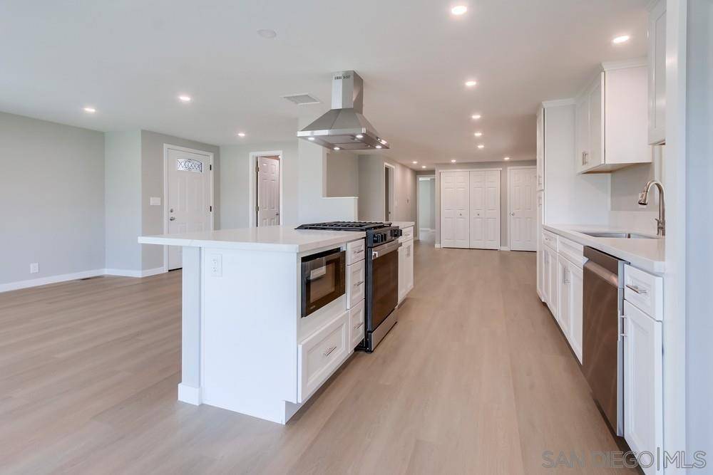 1145 E Barham Dr. #204, San Marcos, CA 92078