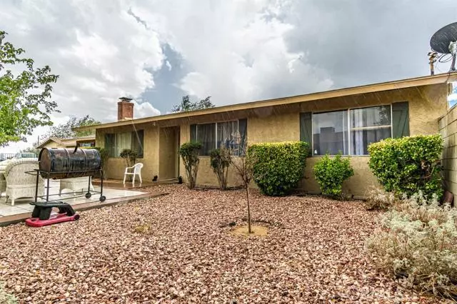 13176 Navajo Road, Apple Valley, CA 92308